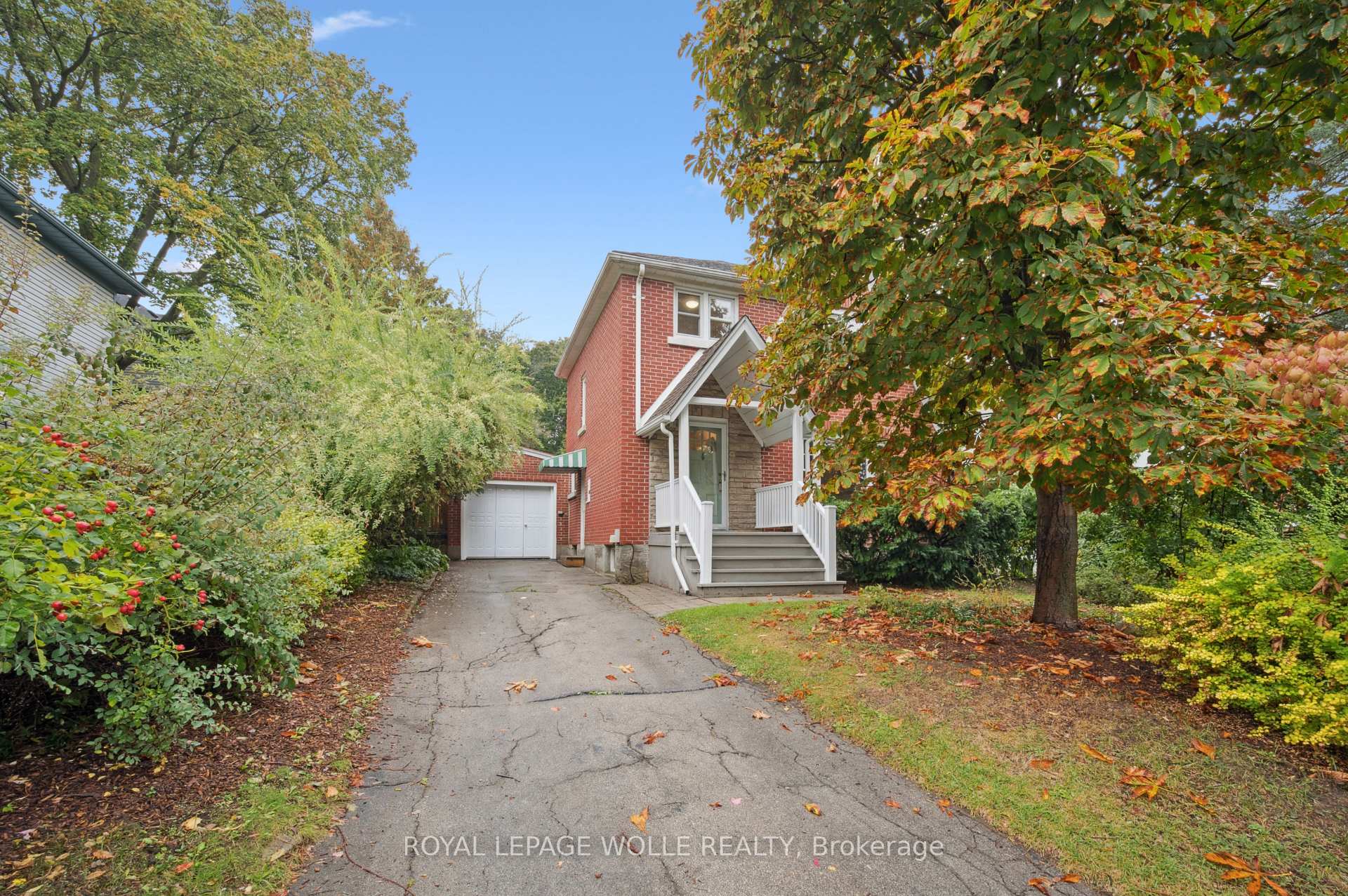 Photo 3 of 103 Dunbar Road S, Waterloo, Uptown West — HOMEH