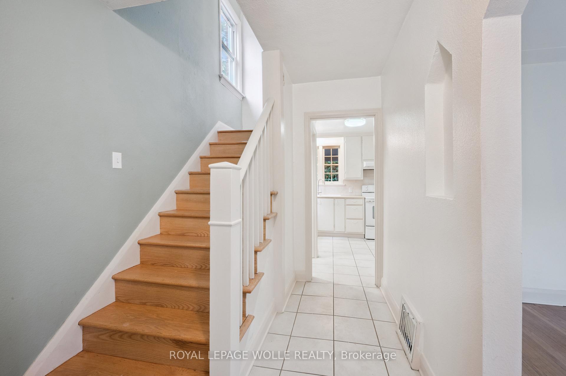 Photo 7 of 103 Dunbar Road S, Waterloo, Uptown West — HOMEH