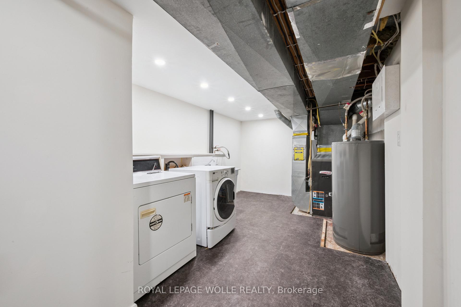 Photo 23 of 103 Dunbar Road S, Waterloo, Uptown West — HOMEH