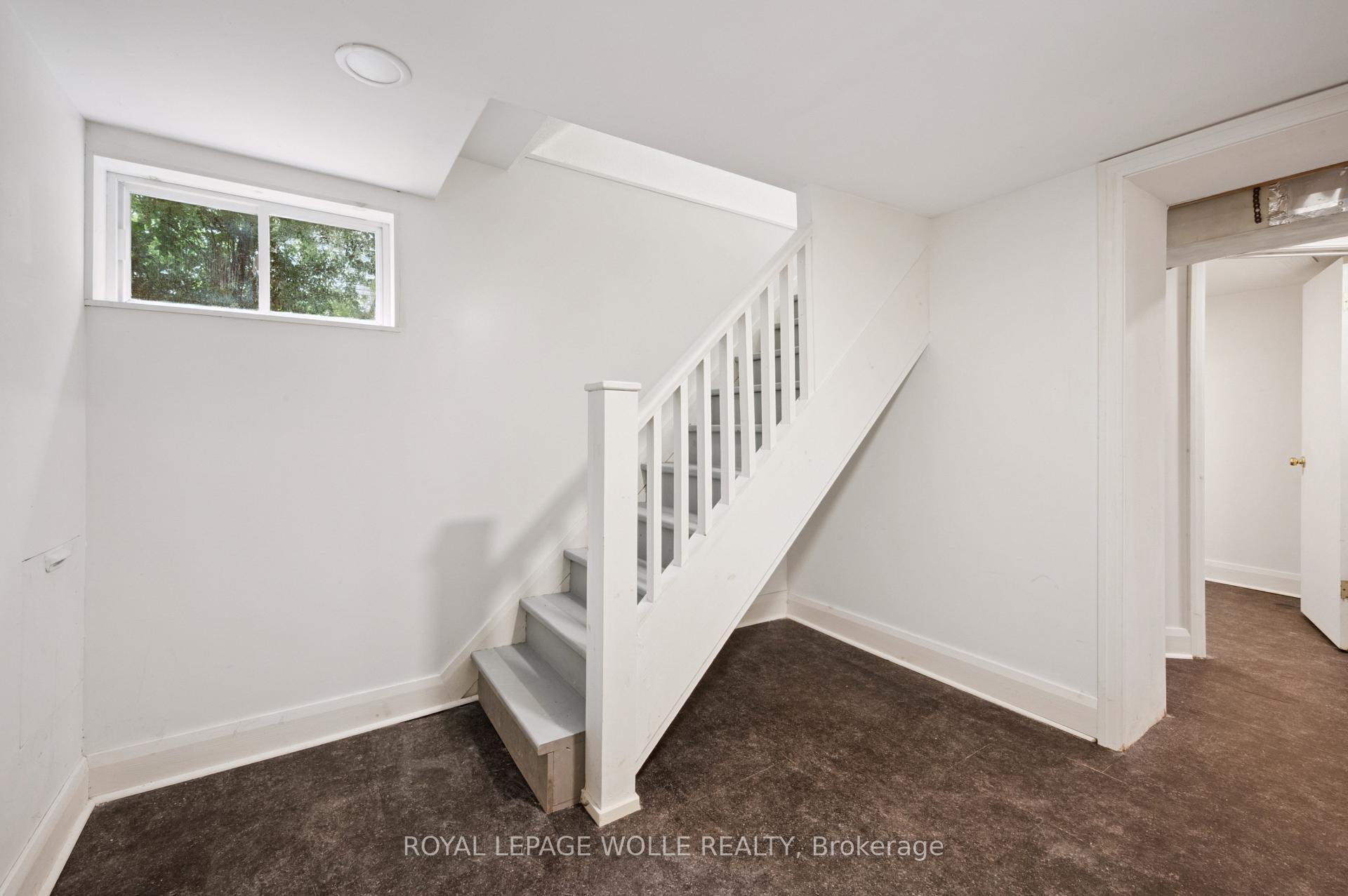 Photo 25 of 103 Dunbar Road S, Waterloo, Uptown West — HOMEH