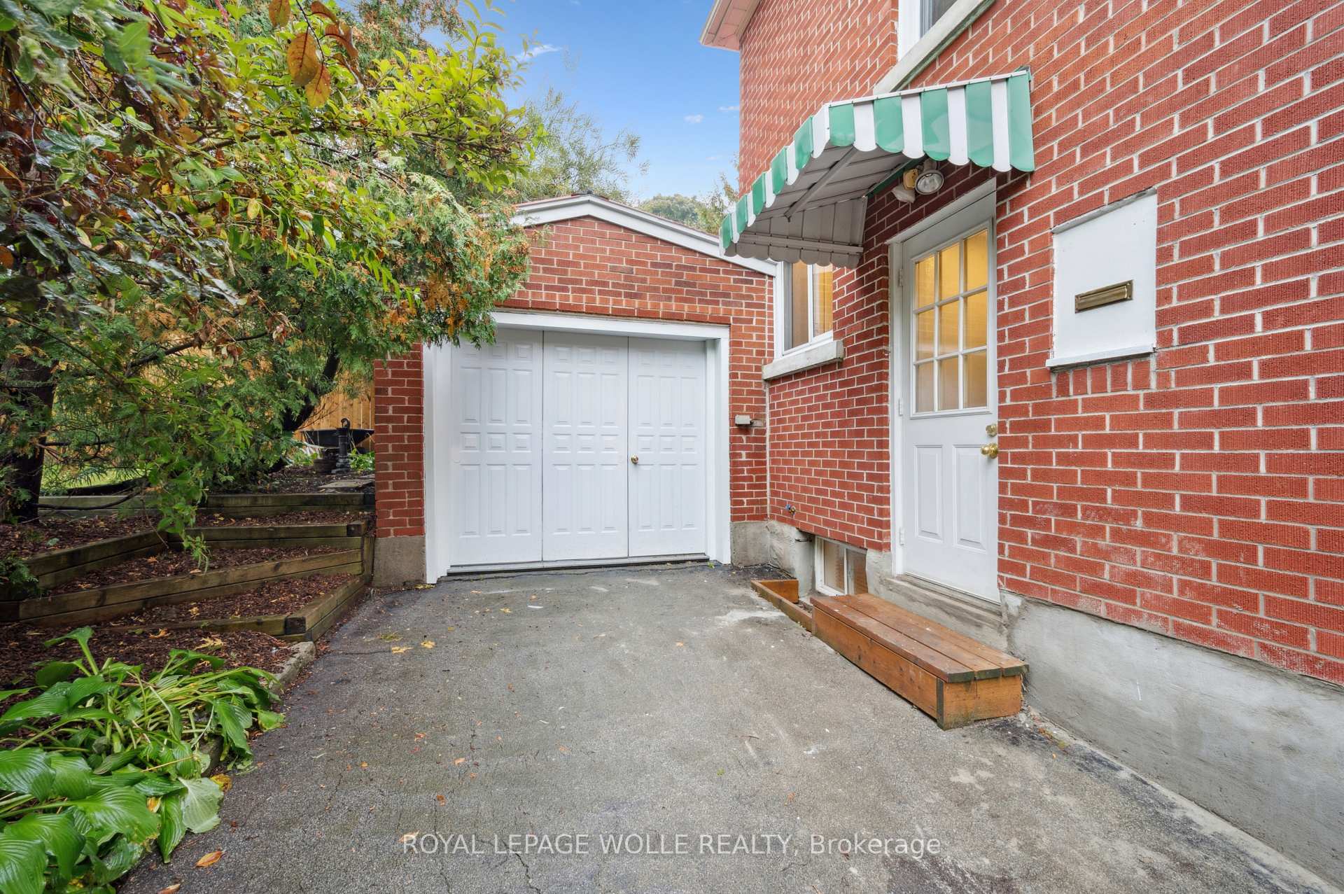Photo 26 of 103 Dunbar Road S, Waterloo, Uptown West — HOMEH