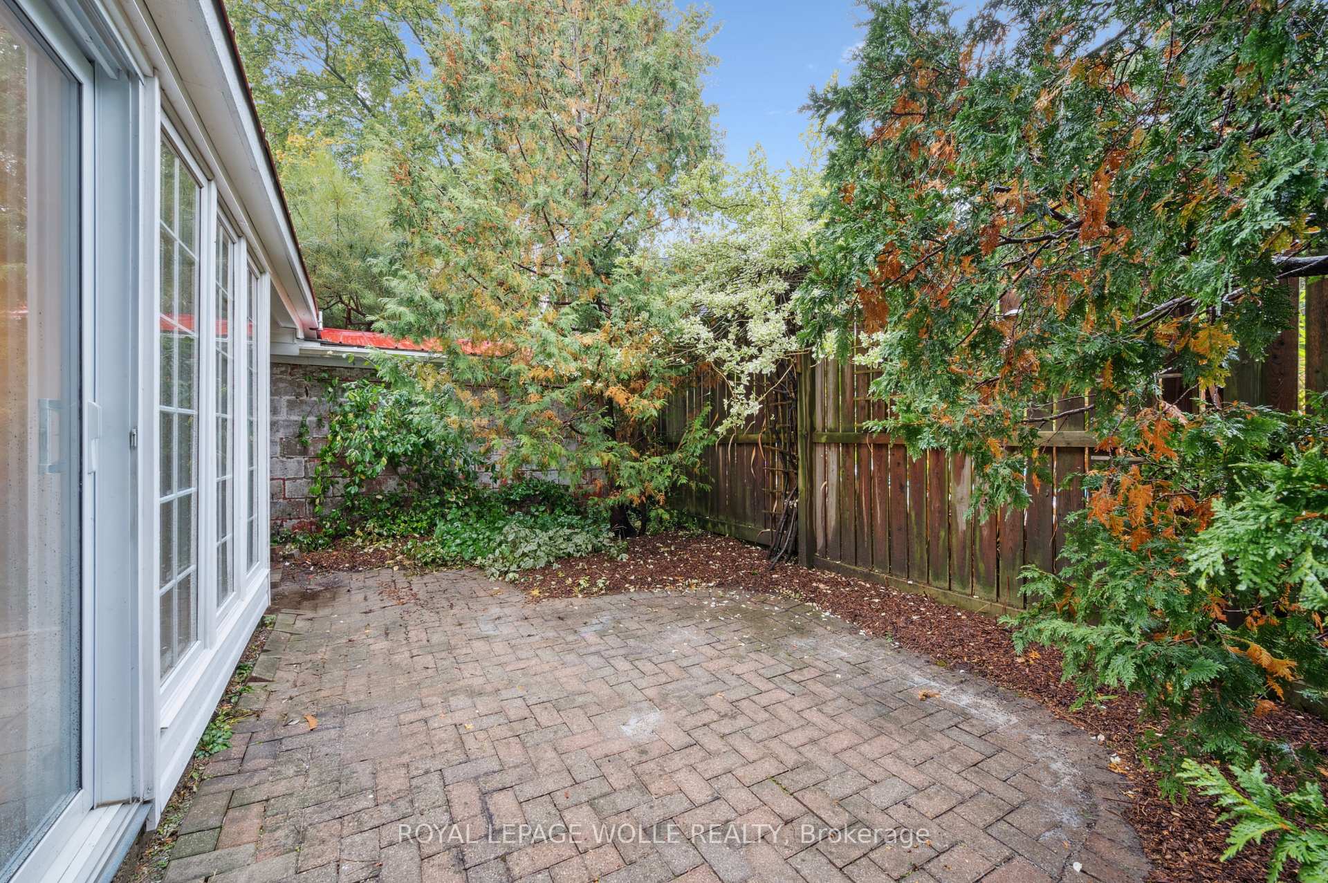 Photo 28 of 103 Dunbar Road S, Waterloo, Uptown West — HOMEH