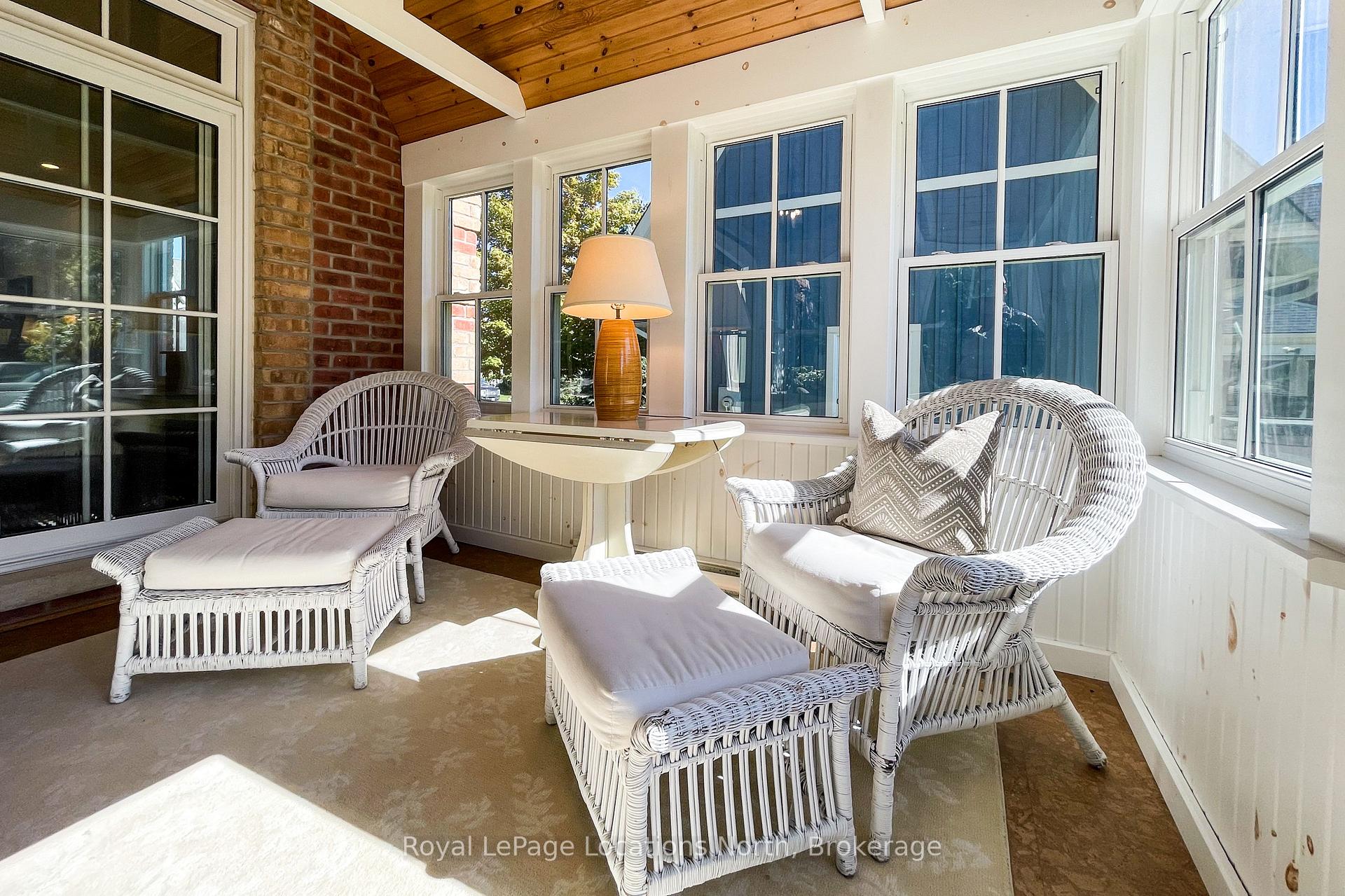 Photo 8 of 202 Snowbridge Way, Blue Mountains — HOMEH