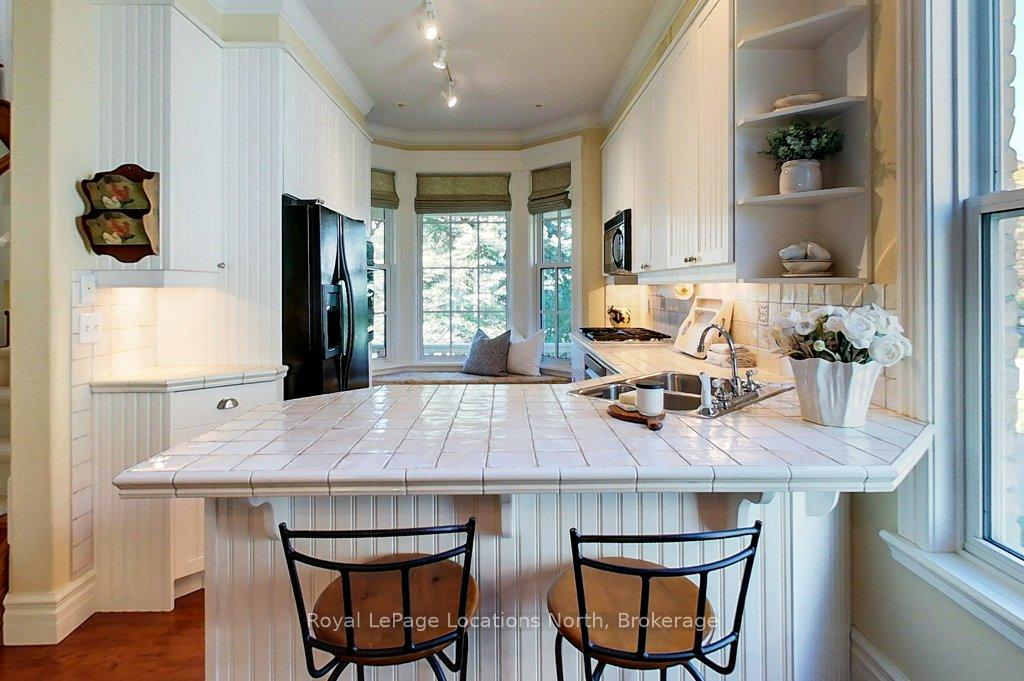Photo 11 of 202 Snowbridge Way, Blue Mountains — HOMEH