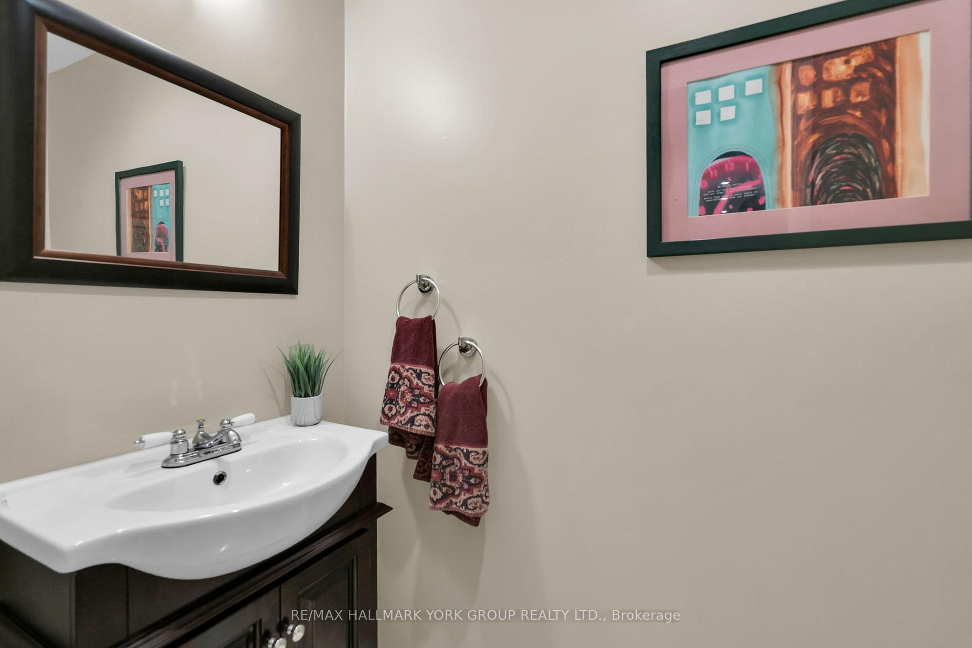 Photo 18 of 95 Gilbank Drive, Aurora, Aurora Heights — HOMEH