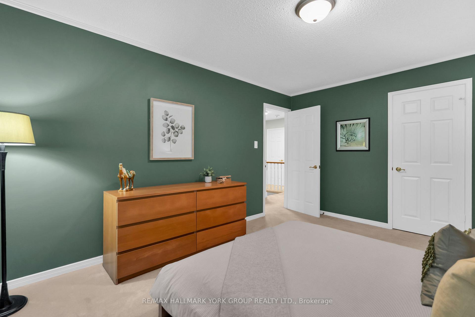Photo 30 of 95 Gilbank Drive, Aurora, Aurora Heights — HOMEH