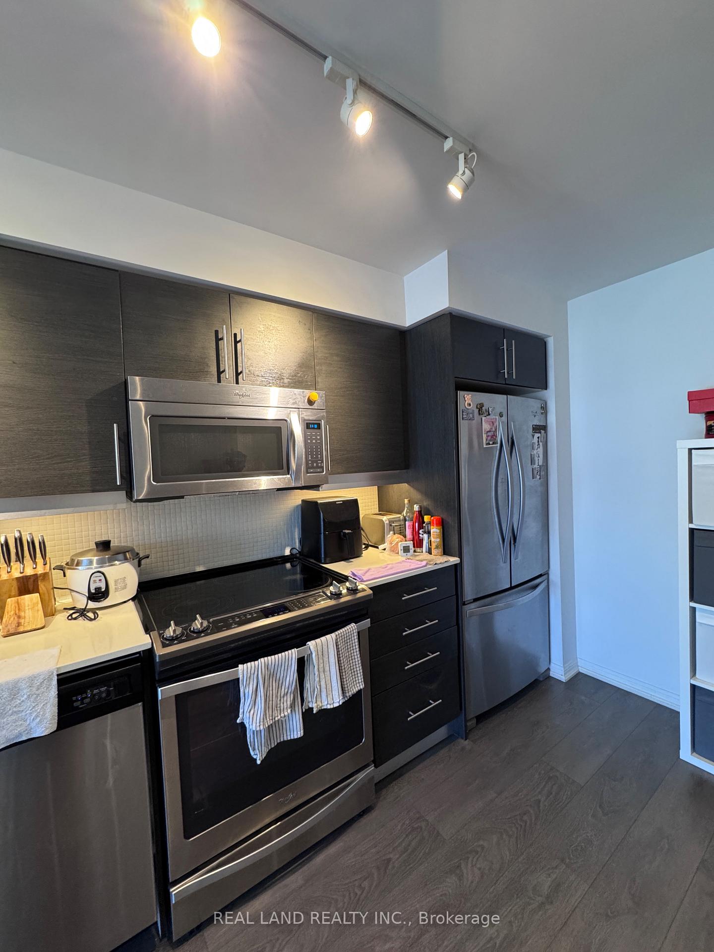 Photo 8 of Unit 1111, 400 Adelaide Street E, Toronto, Moss Park — HOMEH