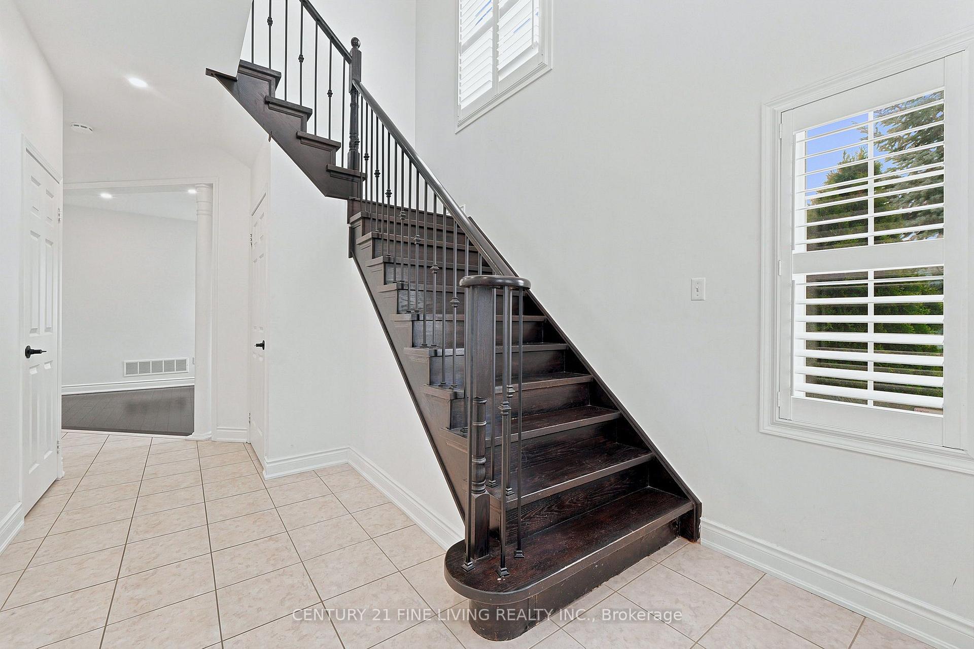 Photo 3 of 92 Kettlewell Crescent, Brampton, Sandringham-Wellington — HOMEH