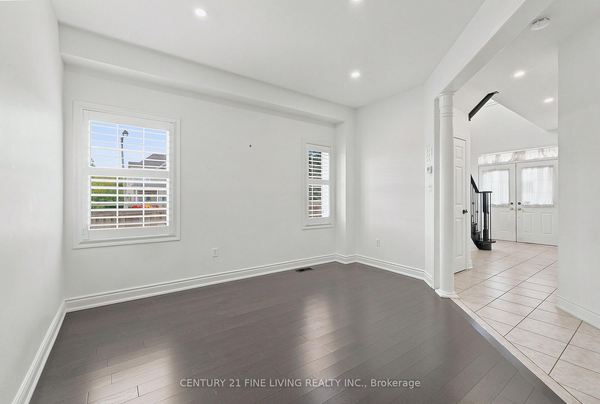Photo 8 of 92 Kettlewell Crescent, Brampton, Sandringham-Wellington — HOMEH