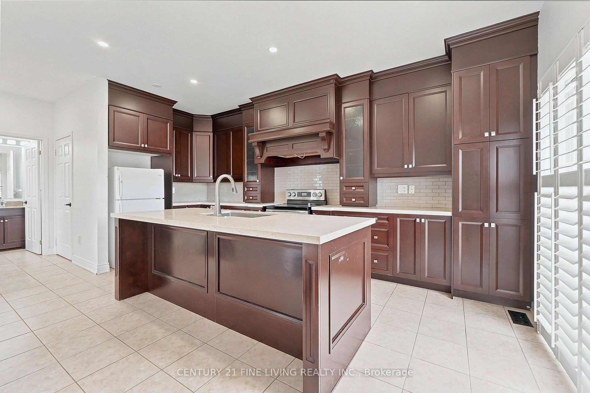Photo 10 of 92 Kettlewell Crescent, Brampton, Sandringham-Wellington — HOMEH