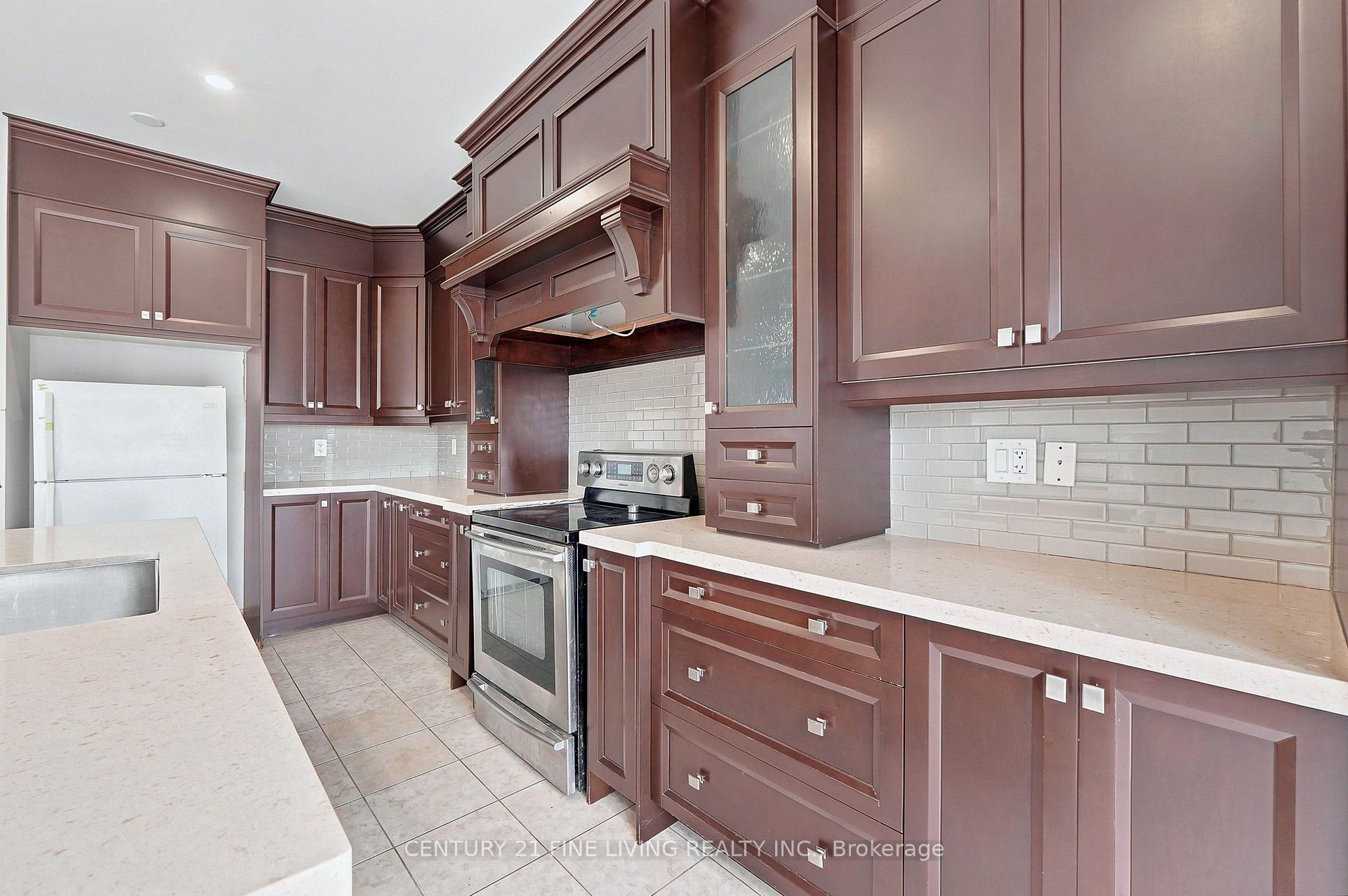 Photo 11 of 92 Kettlewell Crescent, Brampton, Sandringham-Wellington — HOMEH