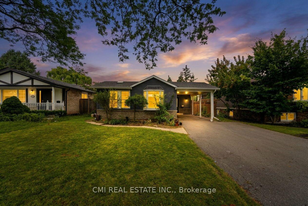 Photo 1 of 677 Lomond Crescent, Burlington, Shoreacres — HOMEH