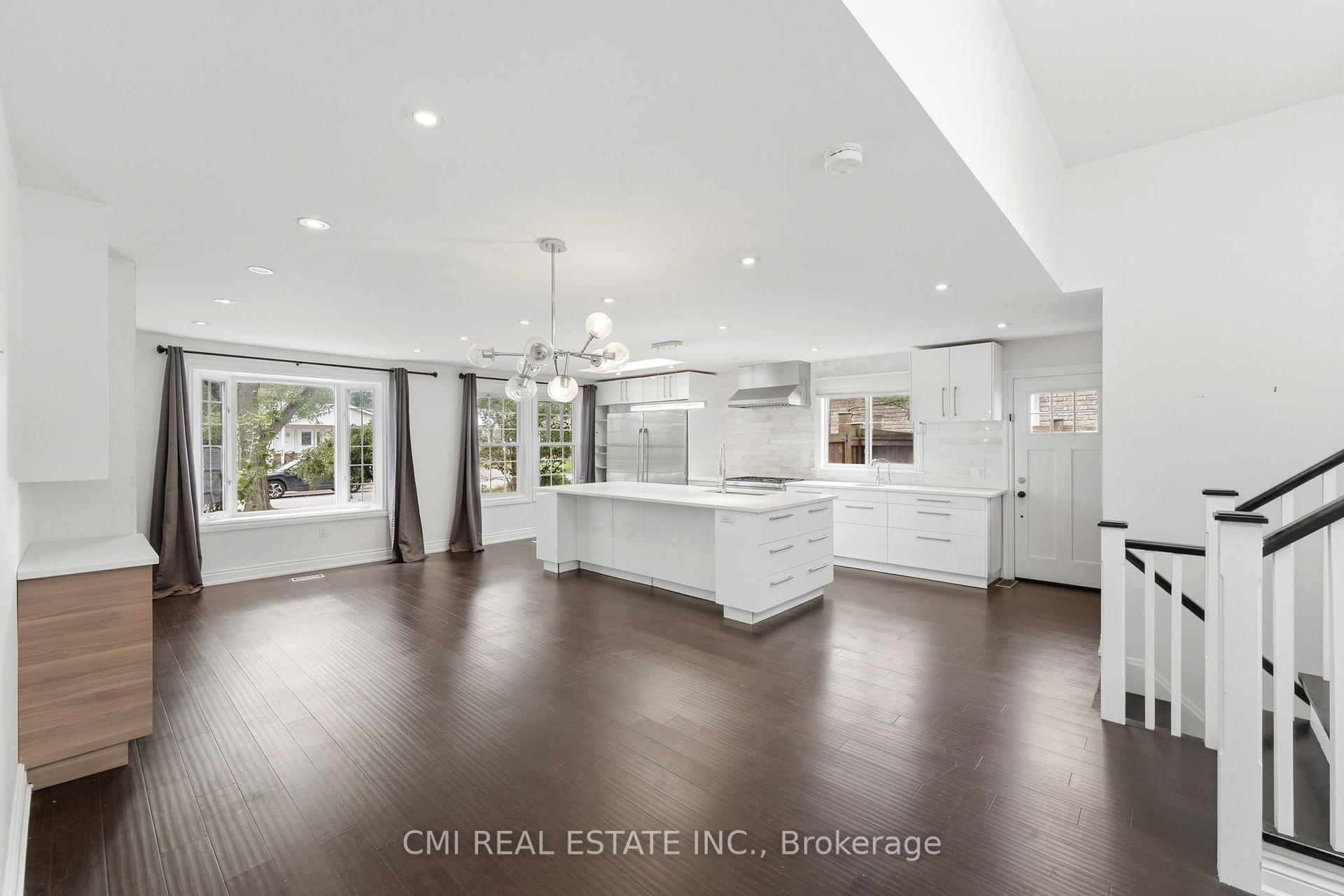 Photo 5 of 677 Lomond Crescent, Burlington, Shoreacres — HOMEH