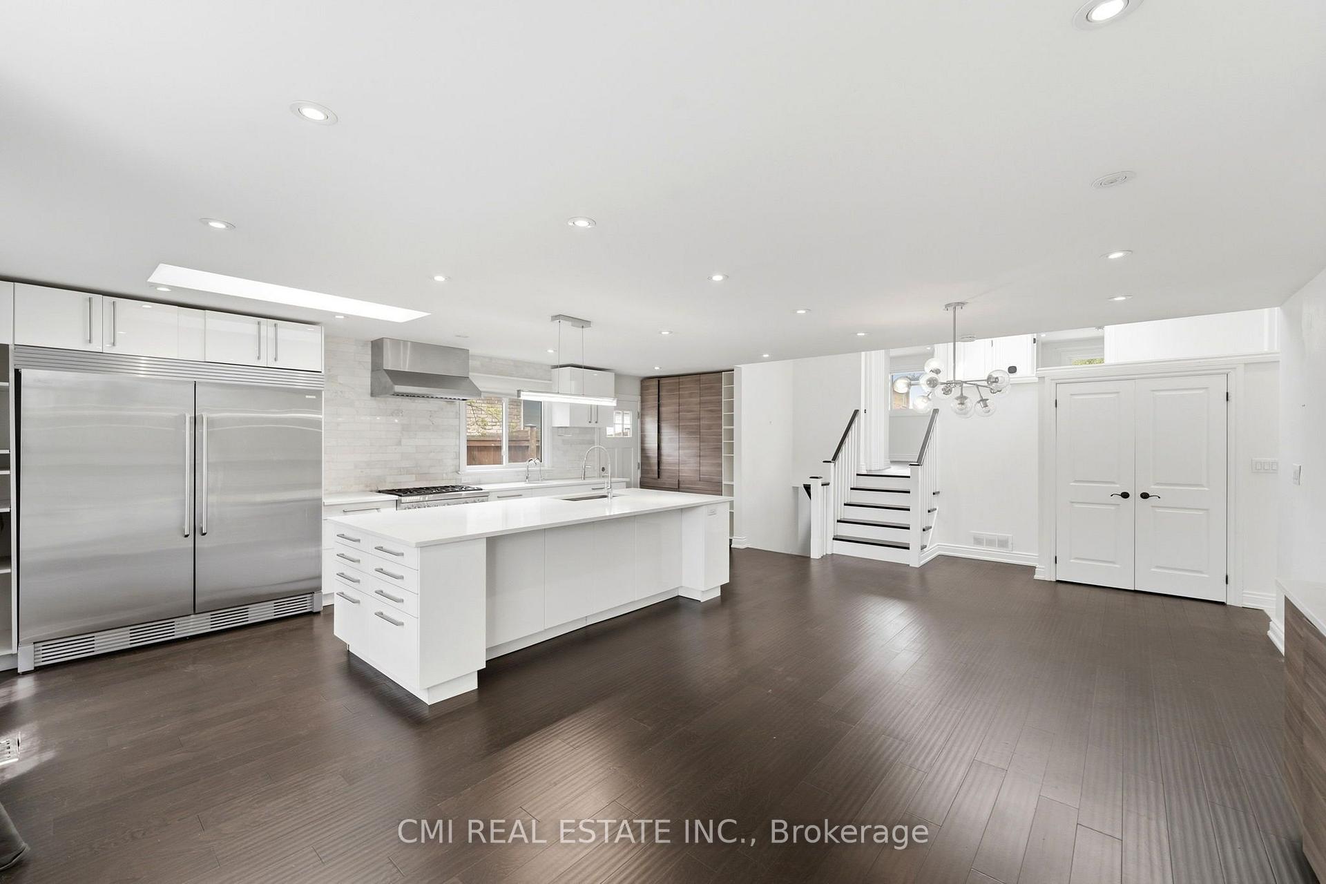 Photo 10 of 677 Lomond Crescent, Burlington, Shoreacres — HOMEH