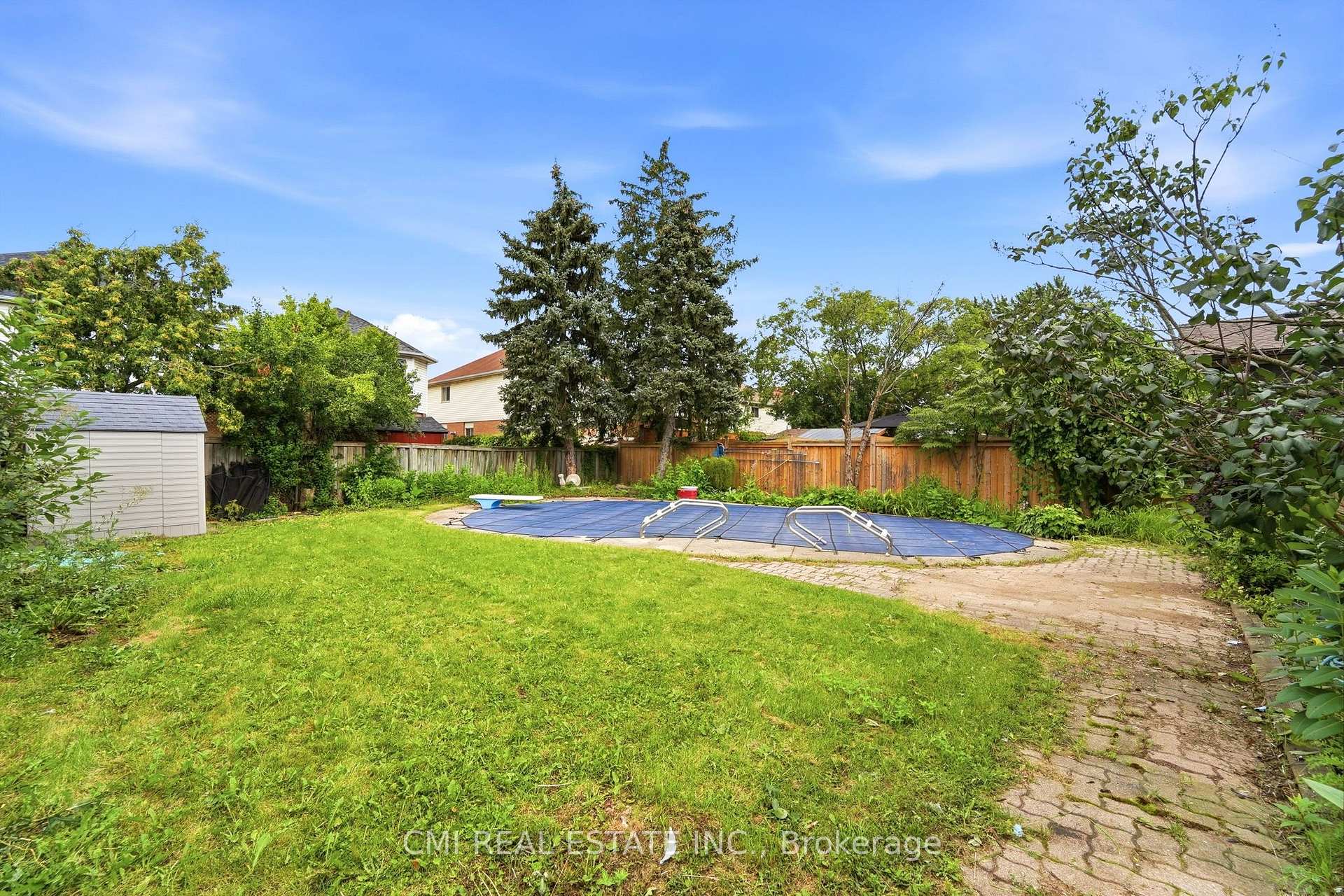 Photo 39 of 677 Lomond Crescent, Burlington, Shoreacres — HOMEH