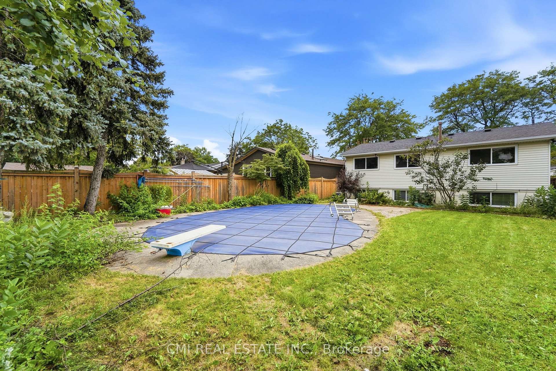 Photo 40 of 677 Lomond Crescent, Burlington, Shoreacres — HOMEH