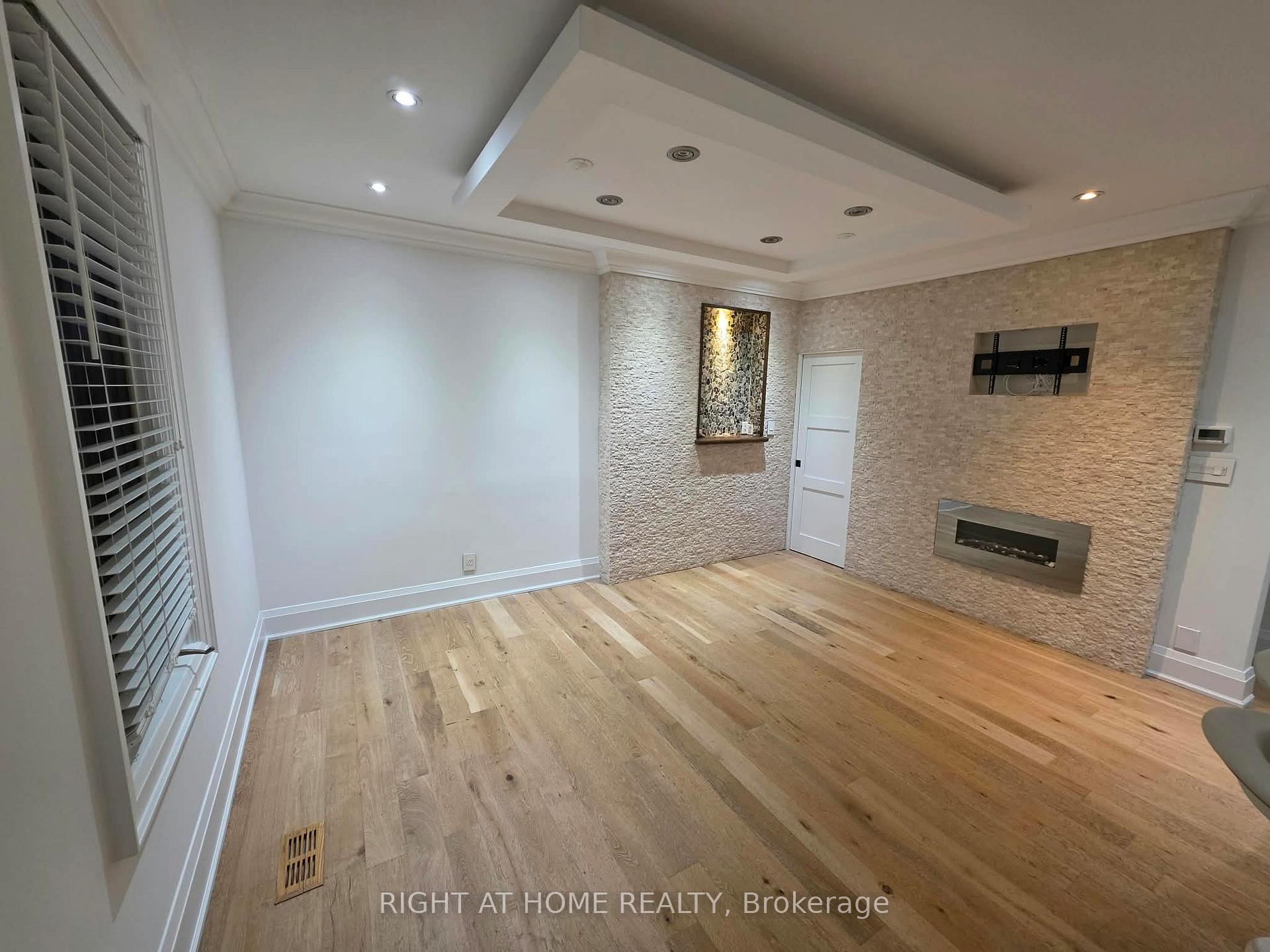 Photo 10 of Unit Main, 154 Davisville Avenue, Toronto, Mount Pleasant West — HOMEH