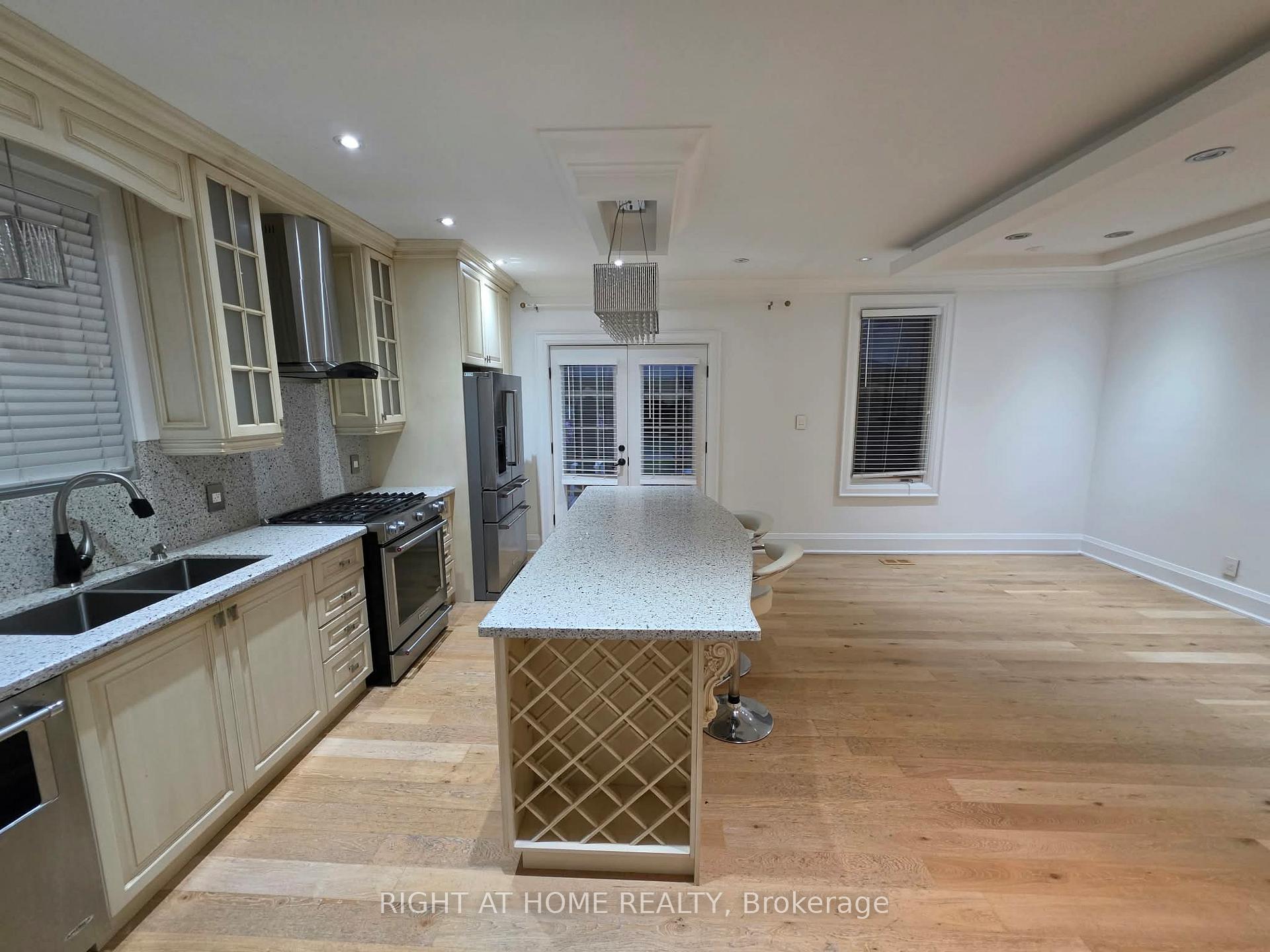 Photo 13 of Unit Main, 154 Davisville Avenue, Toronto, Mount Pleasant West — HOMEH