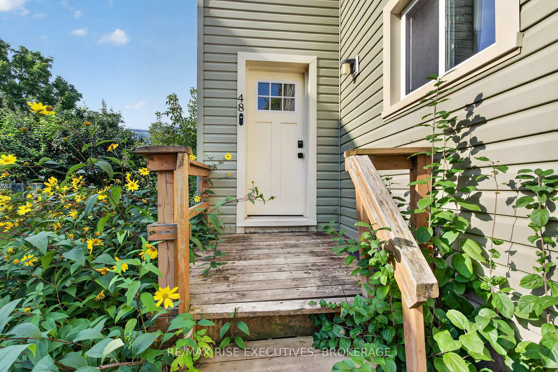 Photo 3 of 48 Elm Street, Kingston, East of Sir John A. Blvd — HOMEH