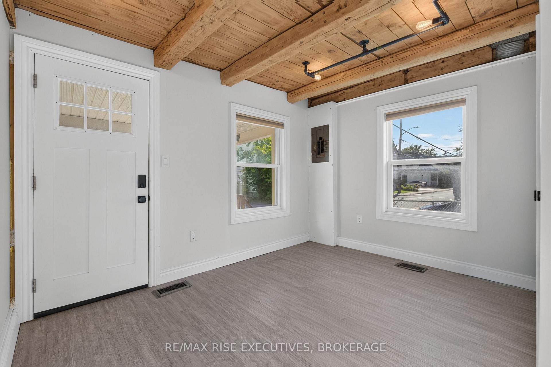 Photo 4 of 48 Elm Street, Kingston, East of Sir John A. Blvd — HOMEH
