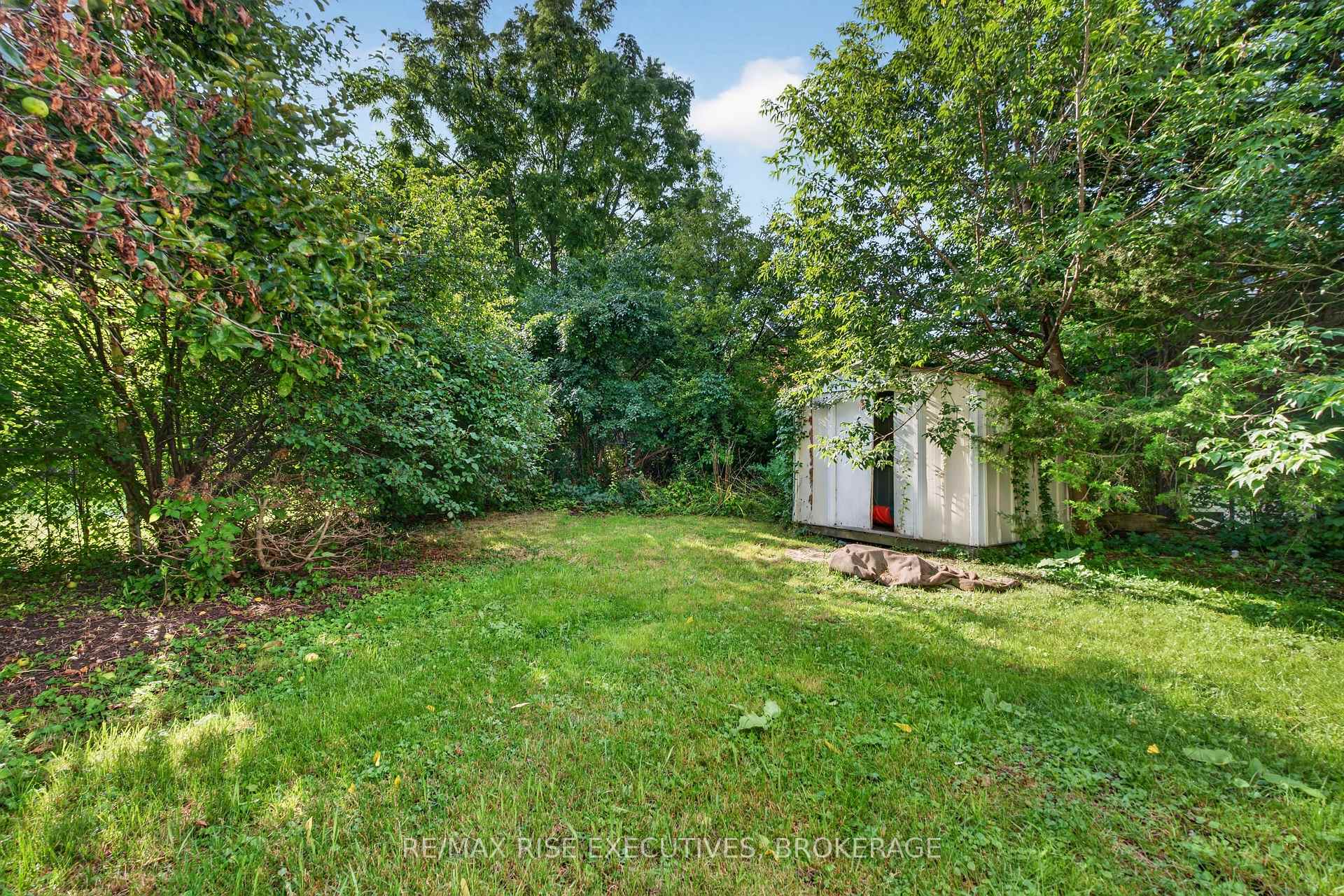 Photo 23 of 48 Elm Street, Kingston, East of Sir John A. Blvd — HOMEH