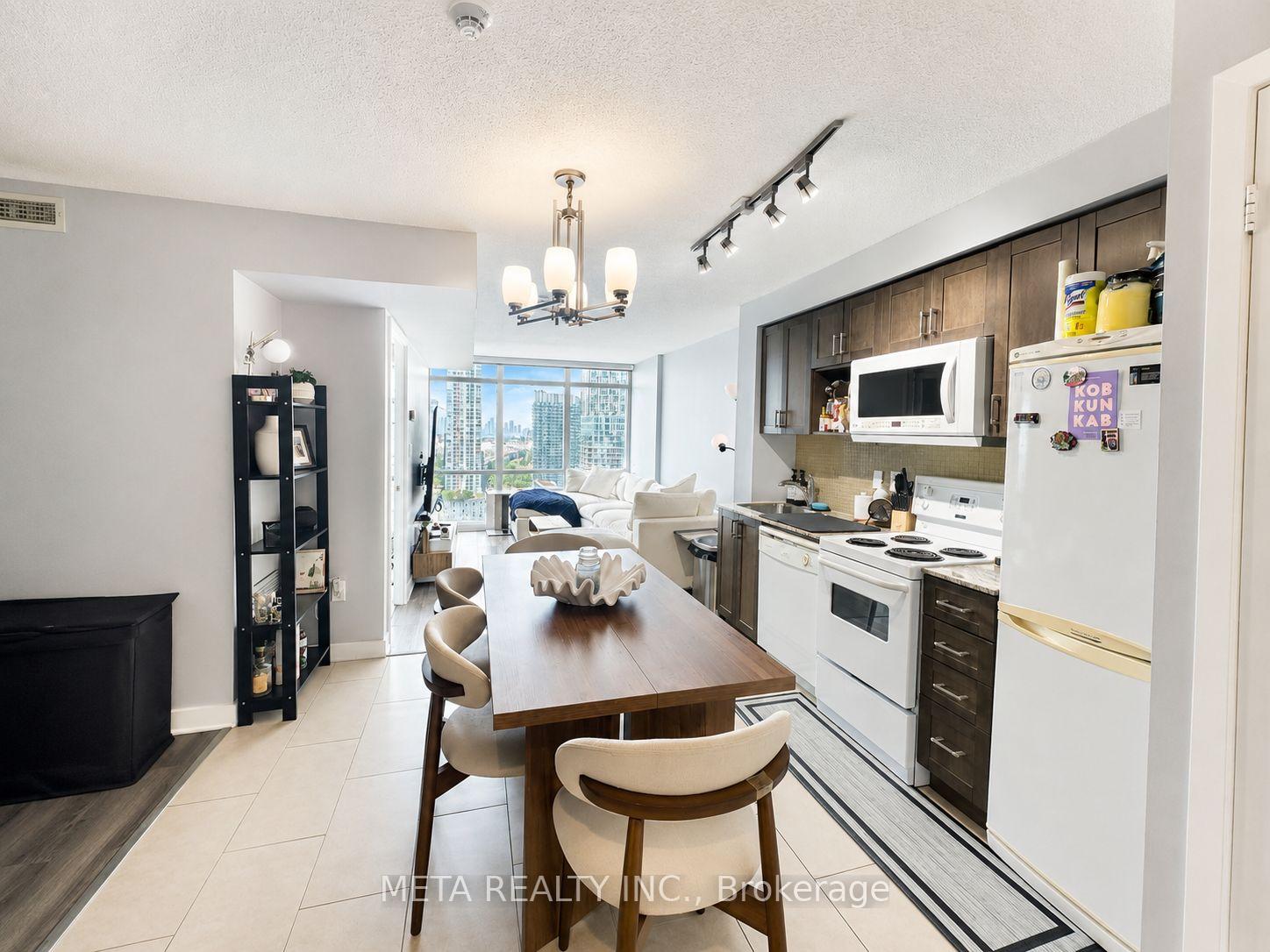 Photo 5 of Unit 2802, 15 Fort York Boulevard, Toronto, Waterfront Communities — HOMEH