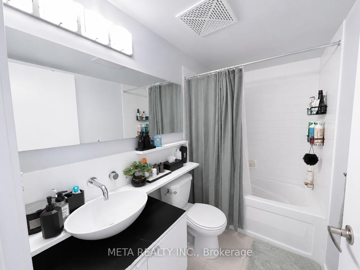 Photo 12 of Unit 2802, 15 Fort York Boulevard, Toronto, Waterfront Communities — HOMEH