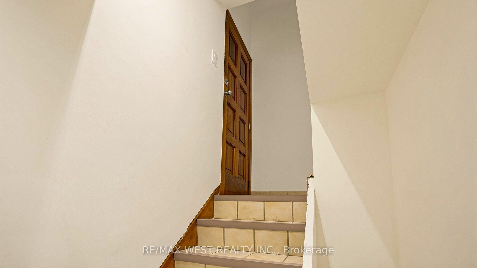Photo 5 of Unit BSMT, 139 Ranee Avenue, Toronto, Englemount-Lawrence — HOMEH