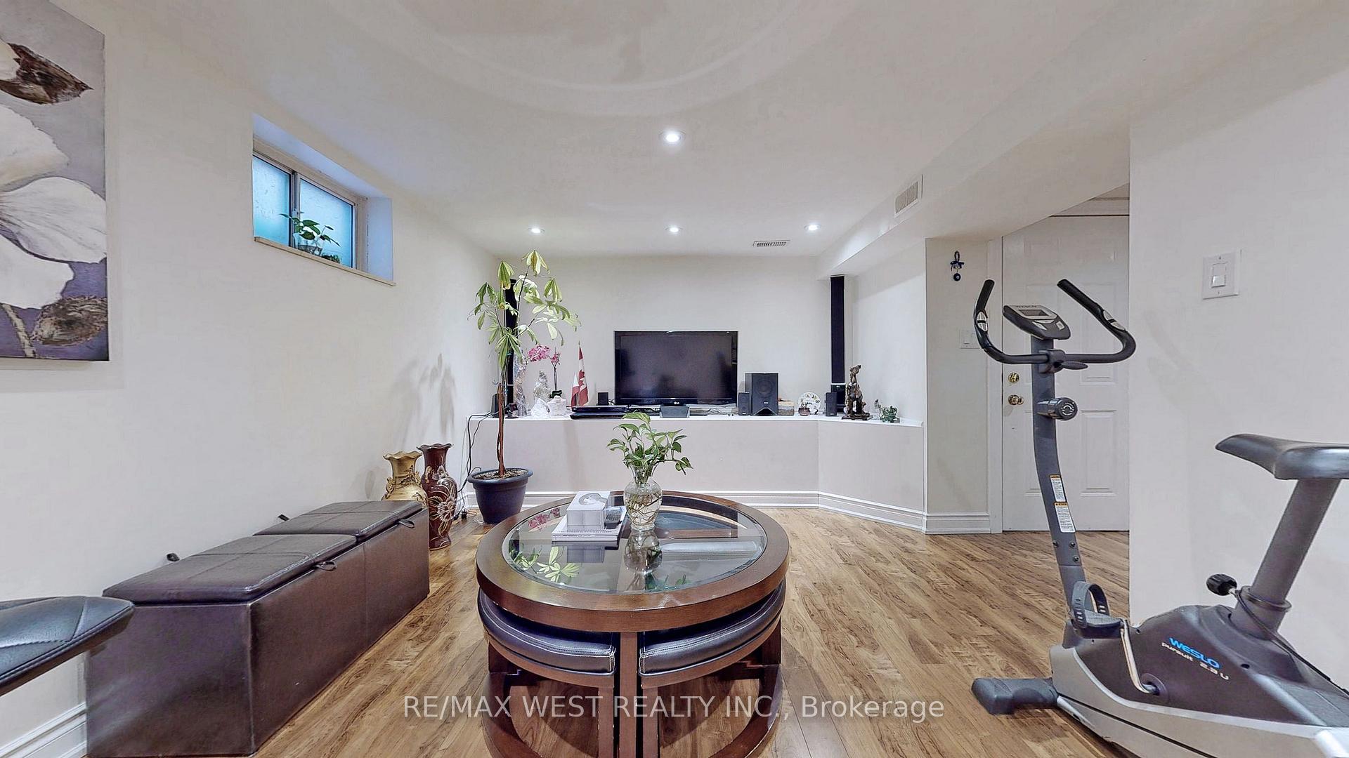 Photo 7 of Unit BSMT, 139 Ranee Avenue, Toronto, Englemount-Lawrence — HOMEH