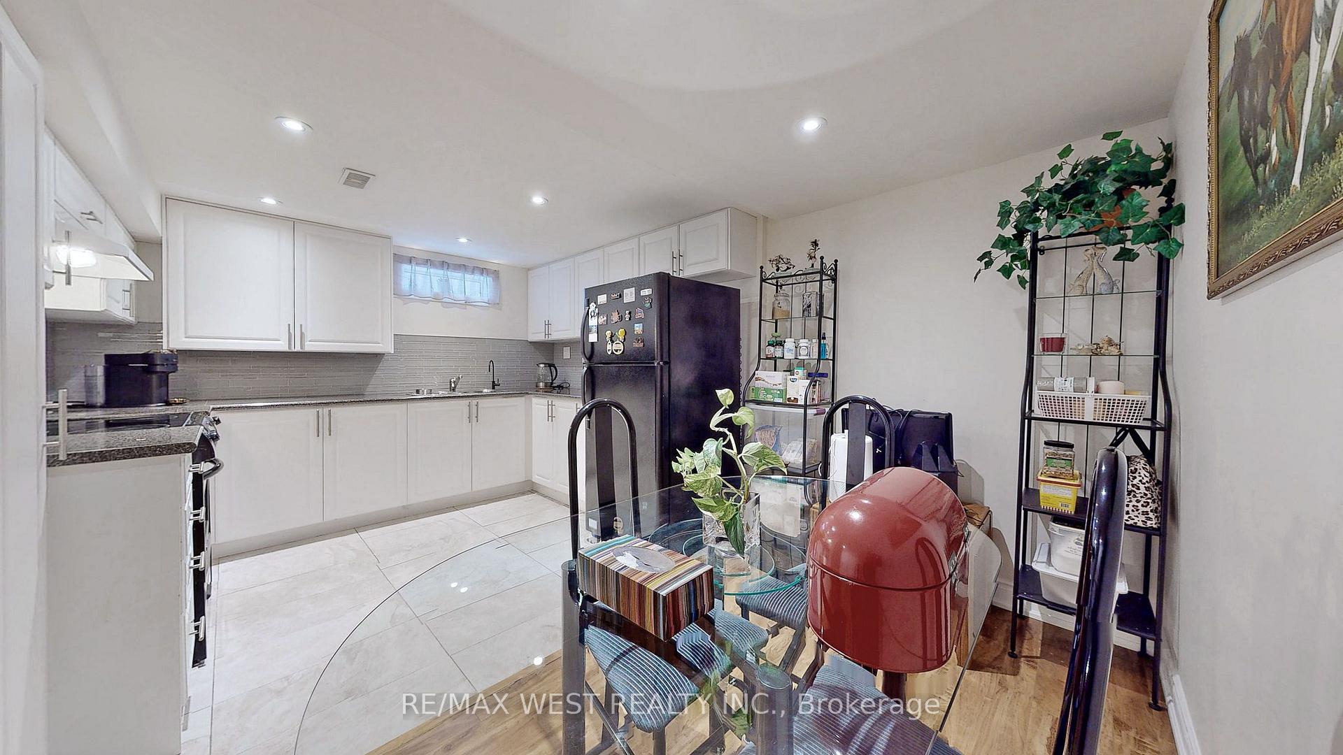 Photo 13 of Unit BSMT, 139 Ranee Avenue, Toronto, Englemount-Lawrence — HOMEH