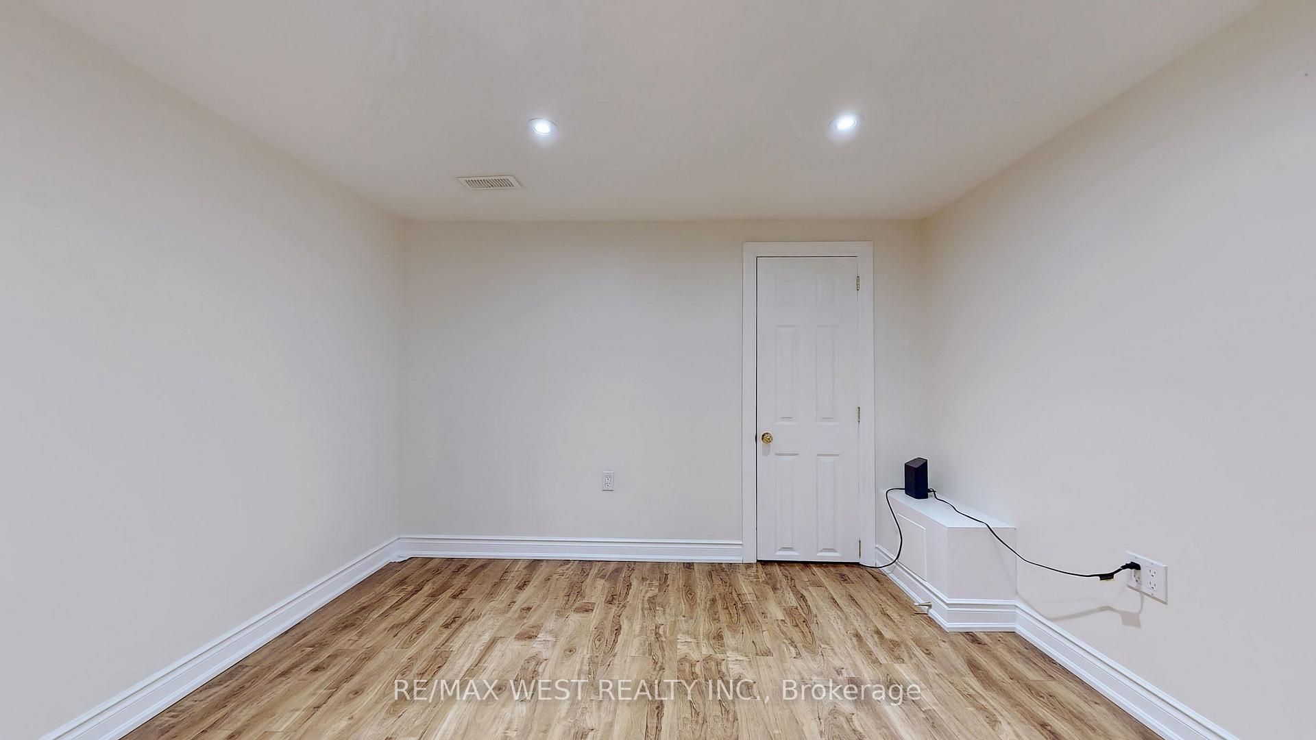 Photo 16 of Unit BSMT, 139 Ranee Avenue, Toronto, Englemount-Lawrence — HOMEH