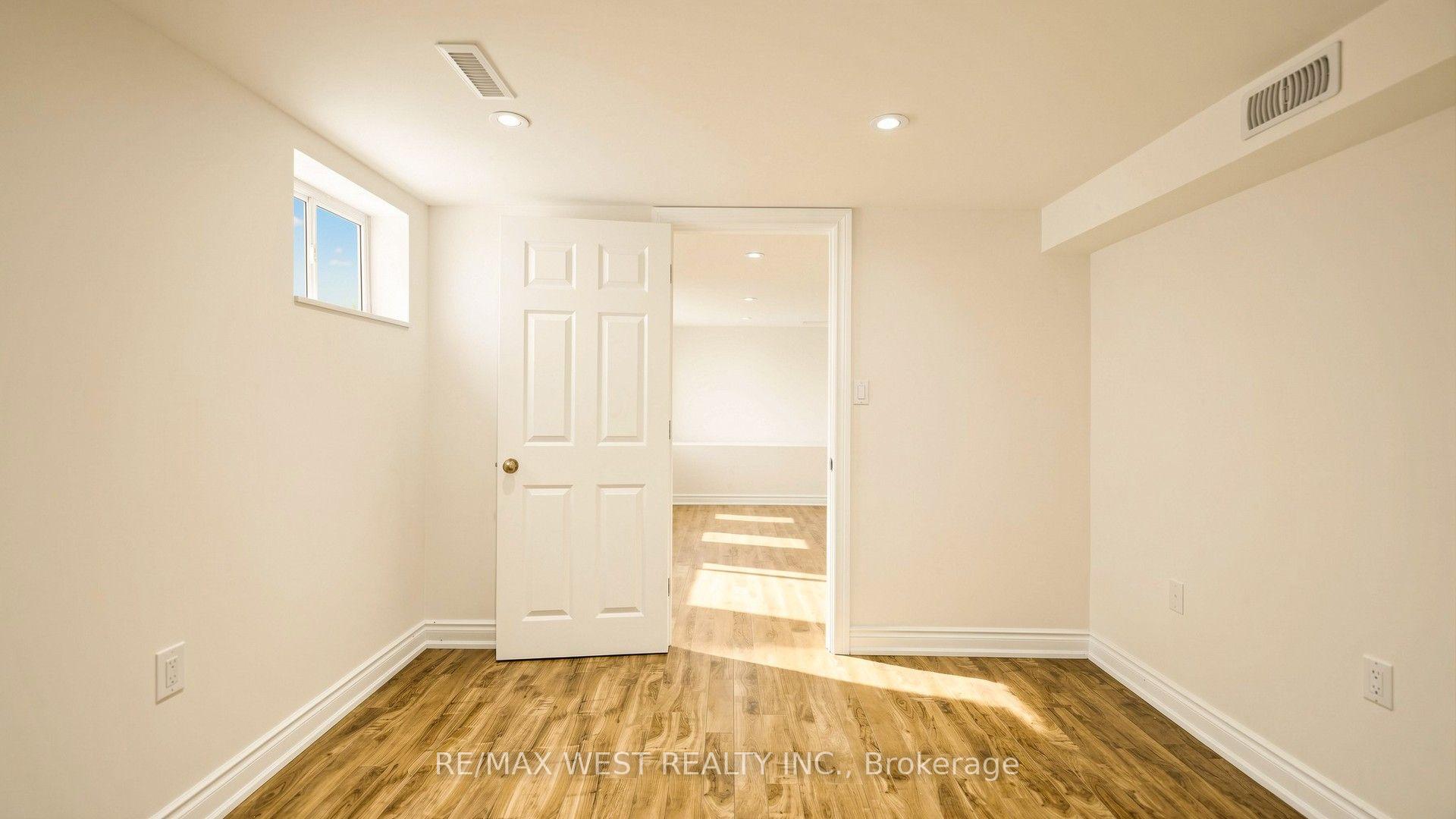 Photo 24 of Unit BSMT, 139 Ranee Avenue, Toronto, Englemount-Lawrence — HOMEH