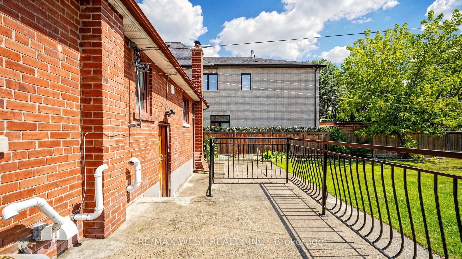 Photo 33 of Unit BSMT, 139 Ranee Avenue, Toronto, Englemount-Lawrence — HOMEH