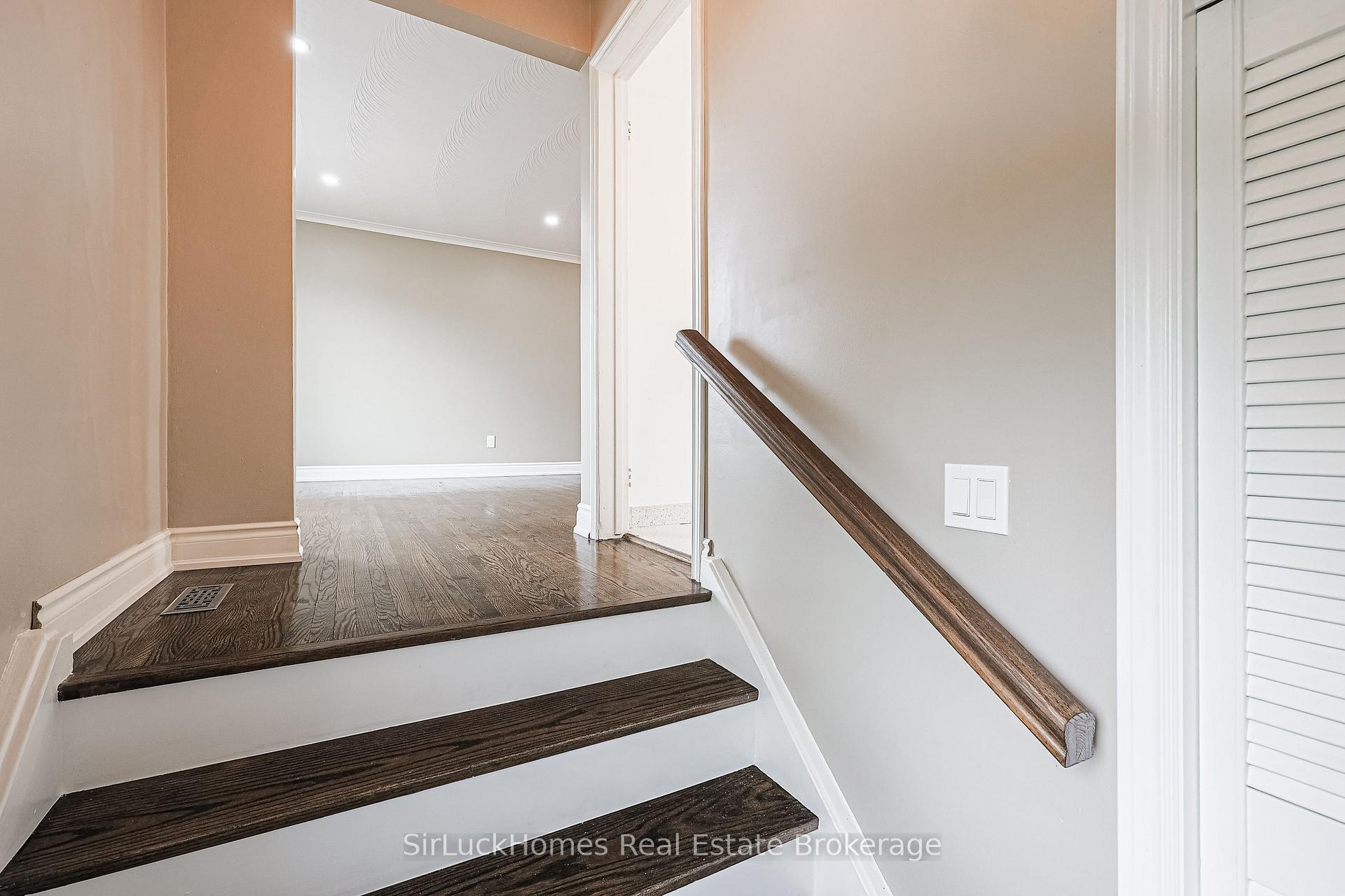 Photo 2 of 52 Dellbrook Crescent, North York, Humber Summit — HOMEH