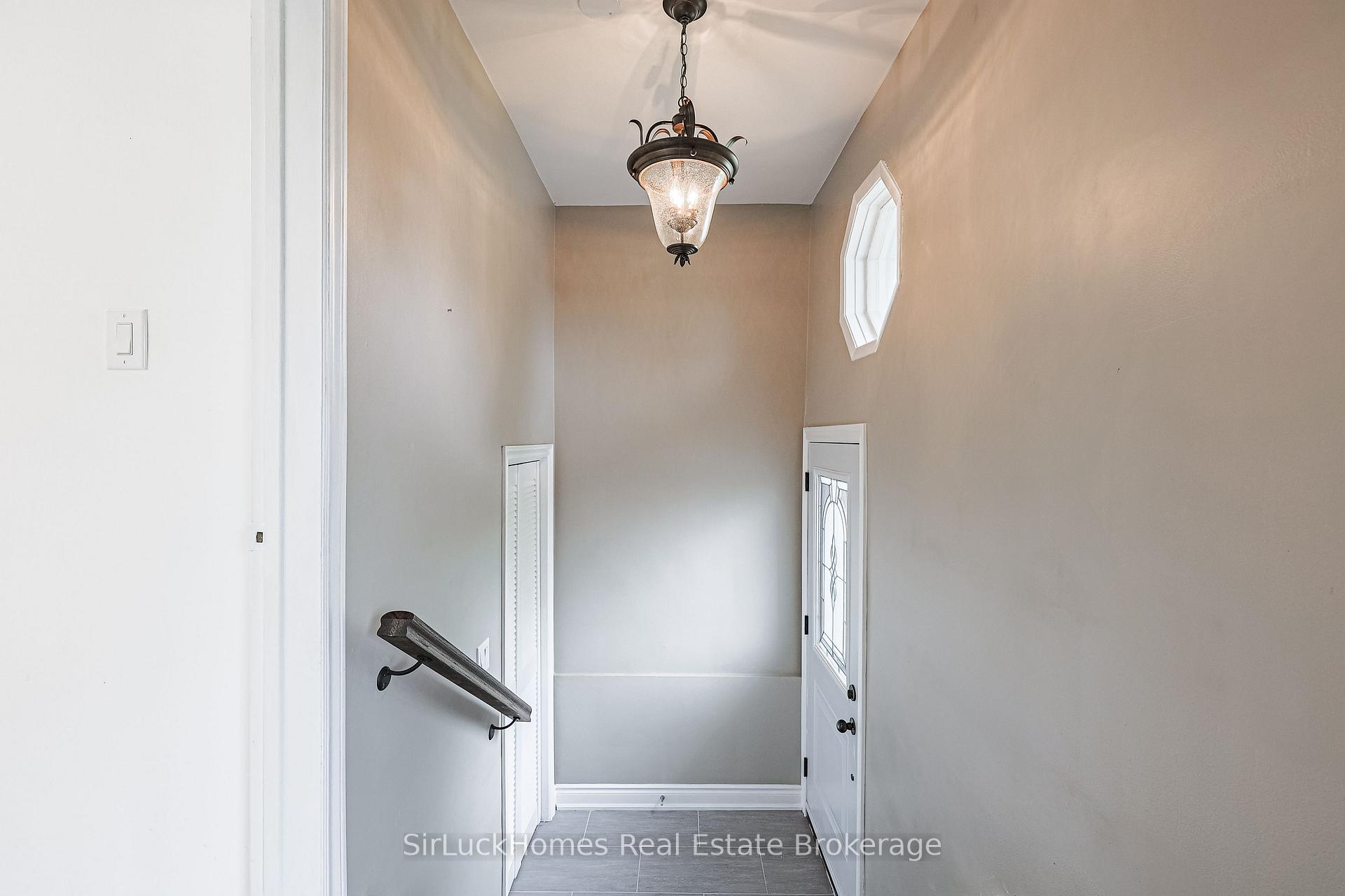 Photo 3 of 52 Dellbrook Crescent, North York, Humber Summit — HOMEH