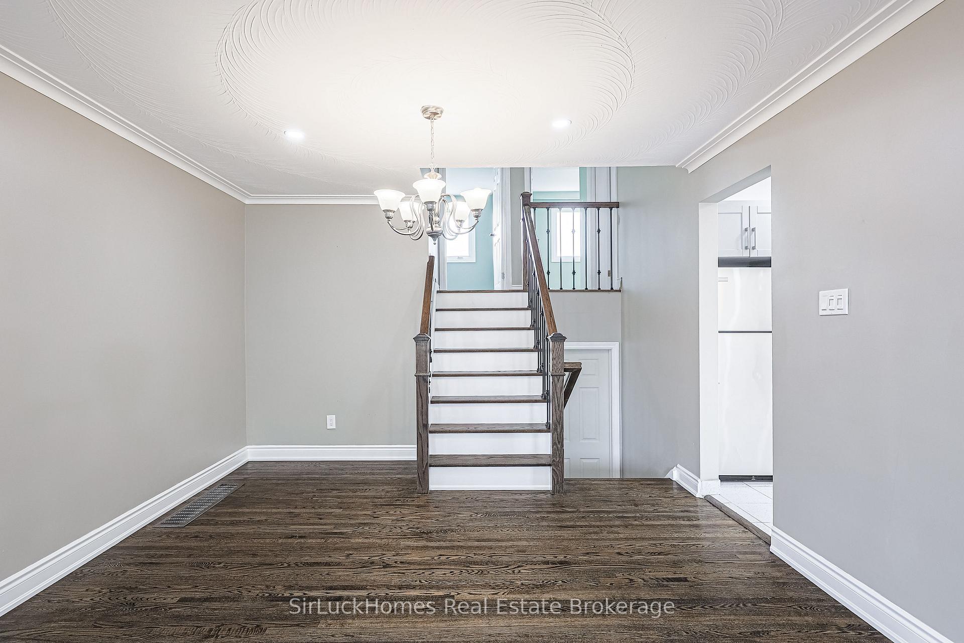 Photo 10 of 52 Dellbrook Crescent, North York, Humber Summit — HOMEH