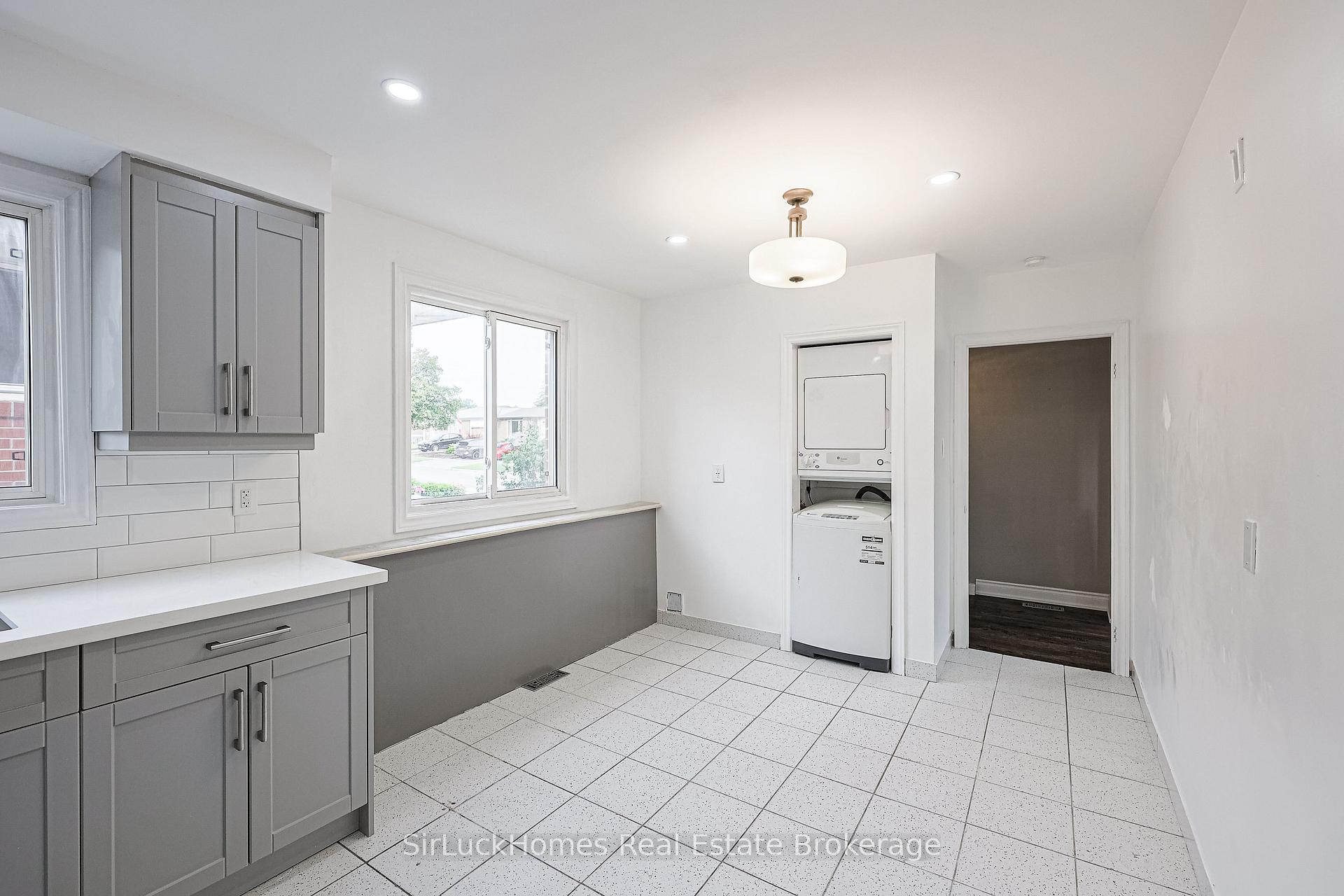 Photo 13 of 52 Dellbrook Crescent, North York, Humber Summit — HOMEH