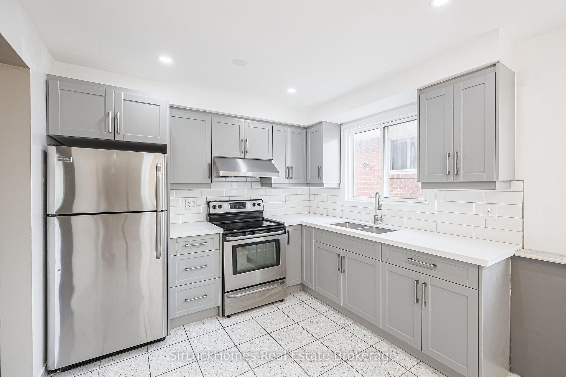 Photo 14 of 52 Dellbrook Crescent, North York, Humber Summit — HOMEH
