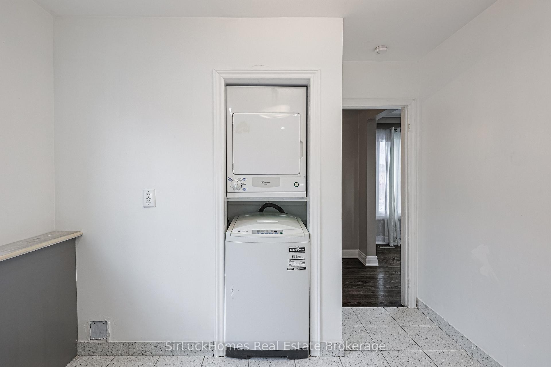 Photo 19 of 52 Dellbrook Crescent, North York, Humber Summit — HOMEH