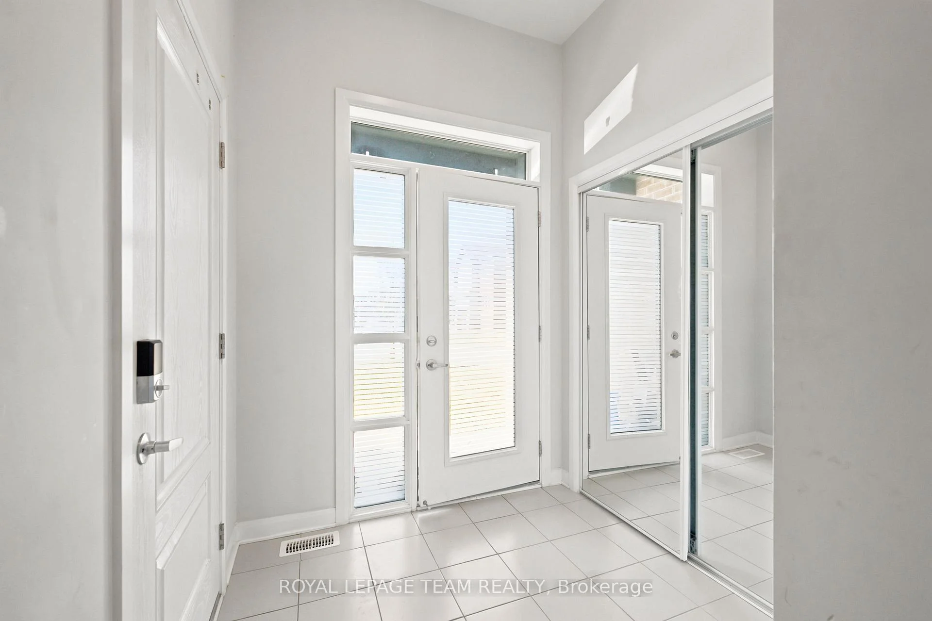 Photo 5 of 417 Silicon Way, Ottawa, Kanata - Morgan's Grant/South March — HOMEH