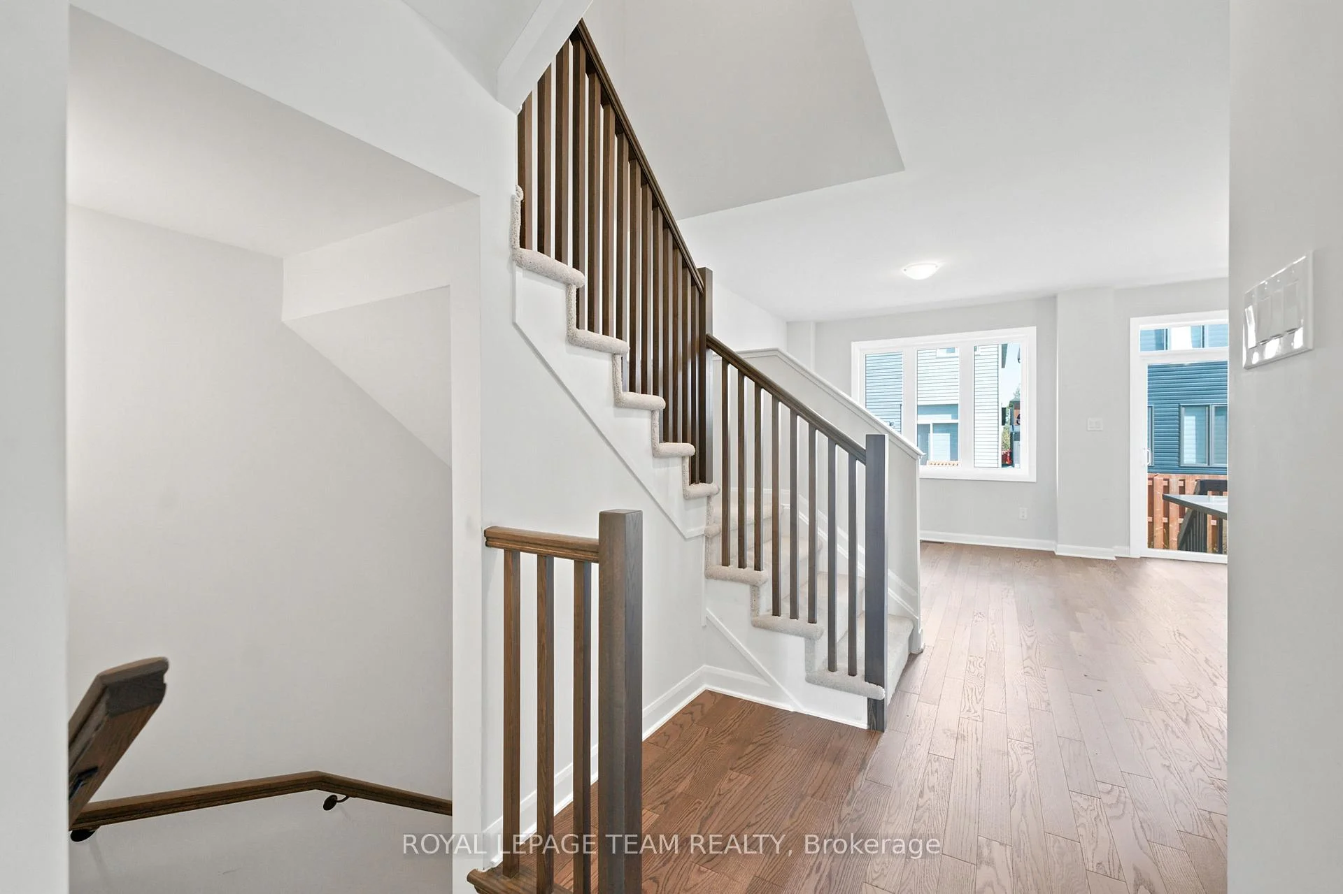 Photo 8 of 417 Silicon Way, Ottawa, Kanata - Morgan's Grant/South March — HOMEH
