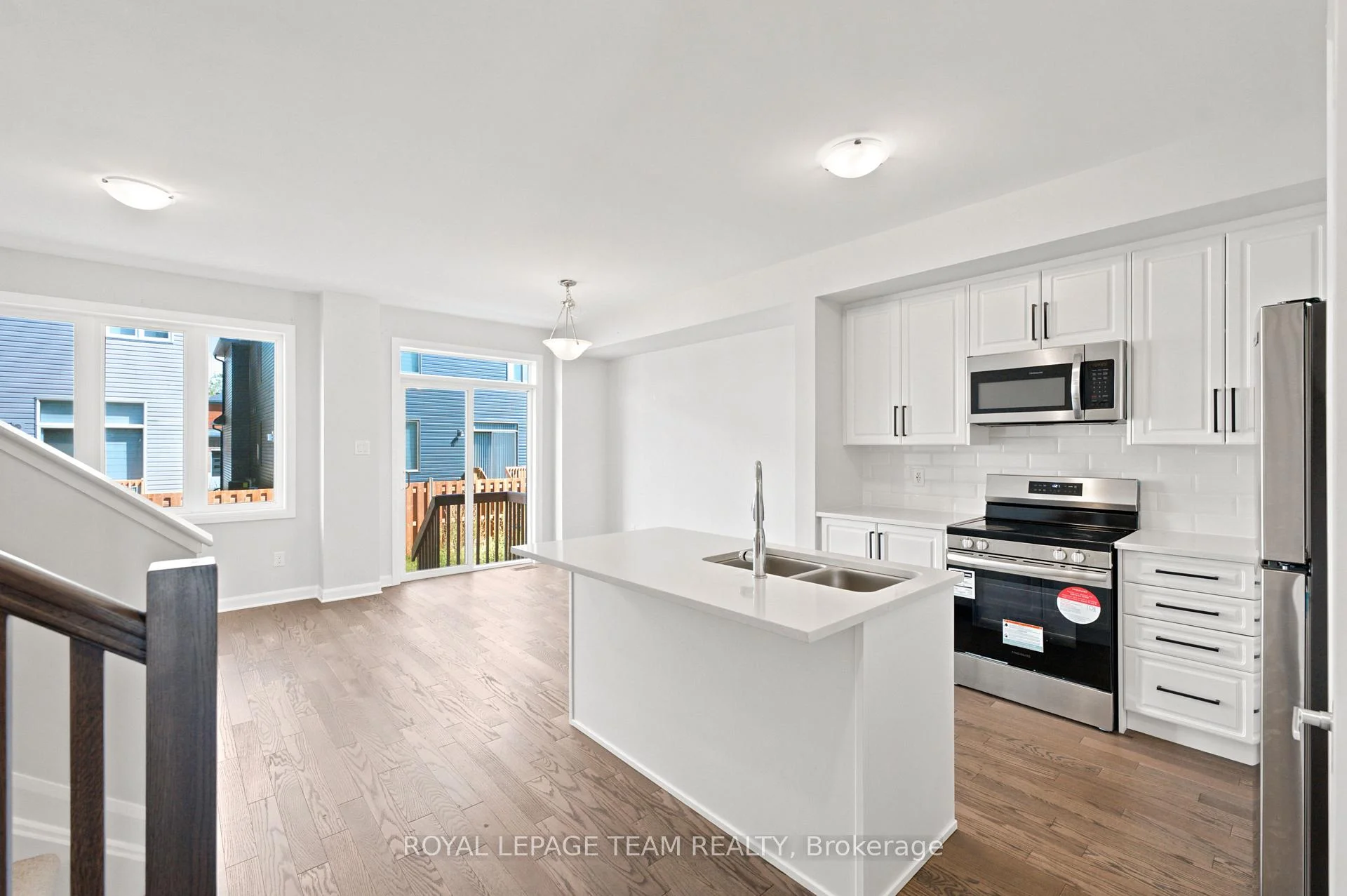 Photo 9 of 417 Silicon Way, Ottawa, Kanata - Morgan's Grant/South March — HOMEH