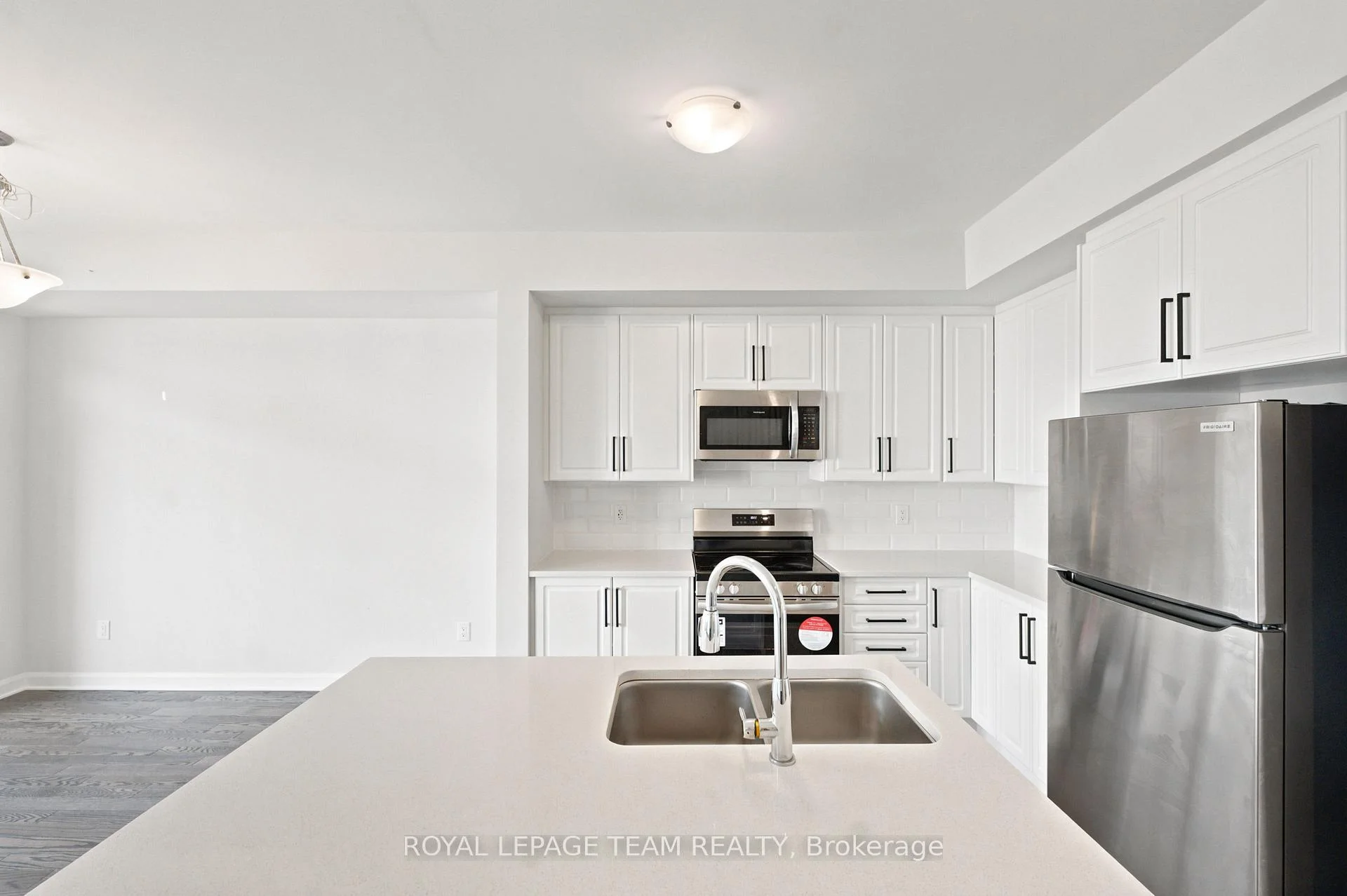Photo 12 of 417 Silicon Way, Ottawa, Kanata - Morgan's Grant/South March — HOMEH