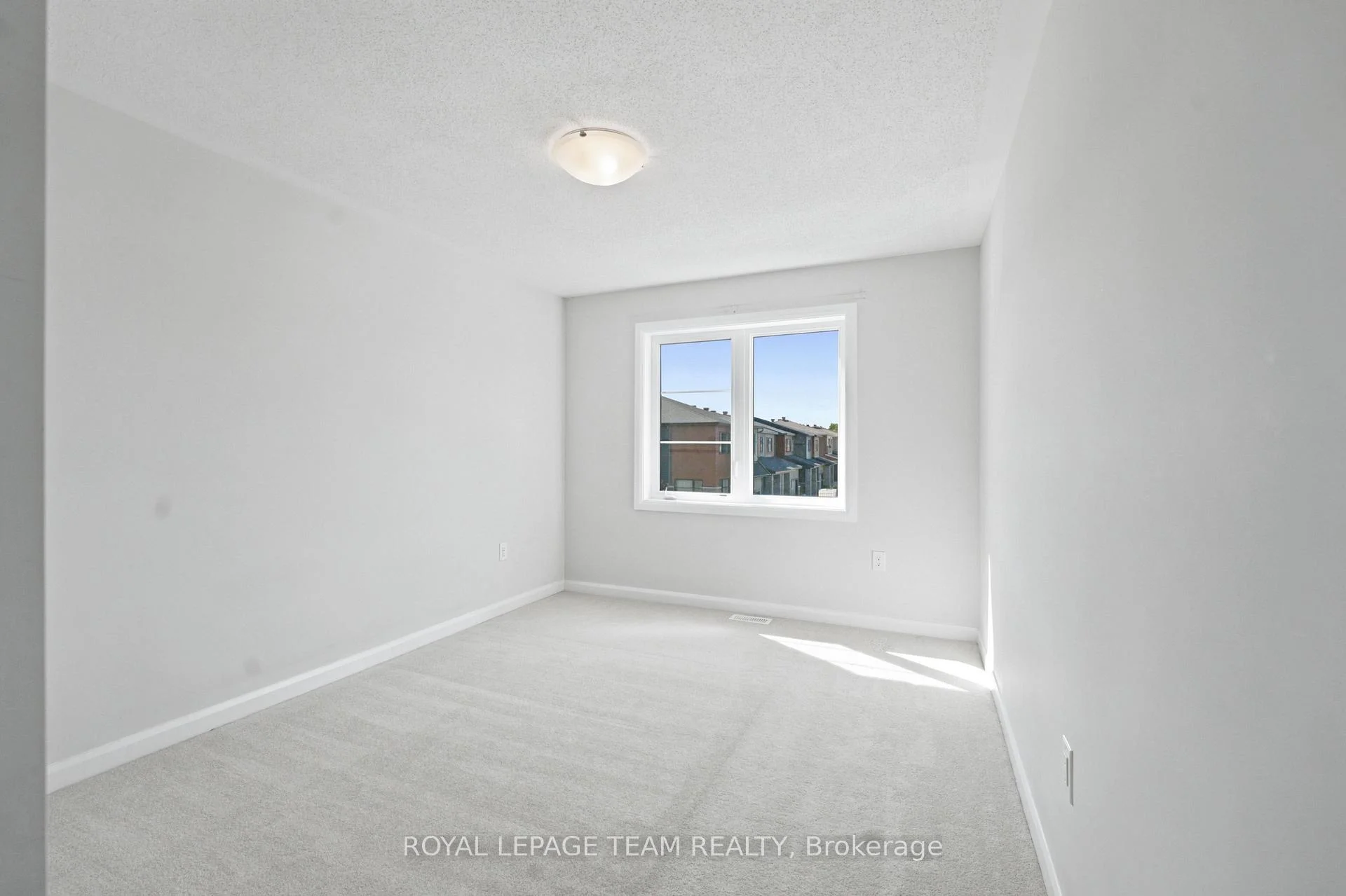 Photo 19 of 417 Silicon Way, Ottawa, Kanata - Morgan's Grant/South March — HOMEH