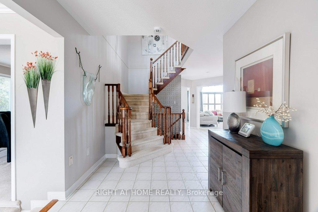 Photo 4 of 2109 Berwick Drive, Burlington, Rose — HOMEH