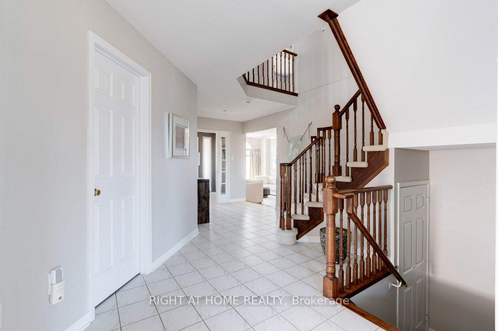 Photo 5 of 2109 Berwick Drive, Burlington, Rose — HOMEH