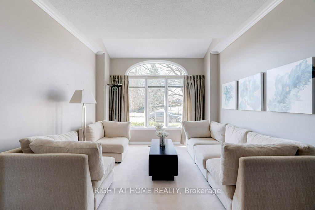Photo 9 of 2109 Berwick Drive, Burlington, Rose — HOMEH