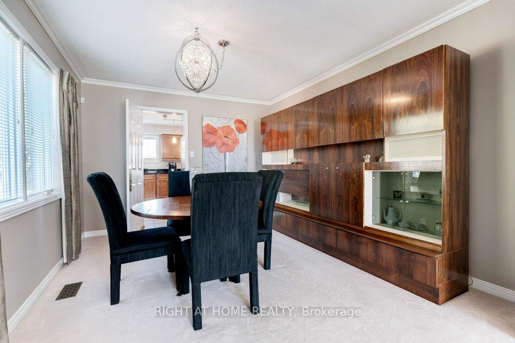 Photo 10 of 2109 Berwick Drive, Burlington, Rose — HOMEH