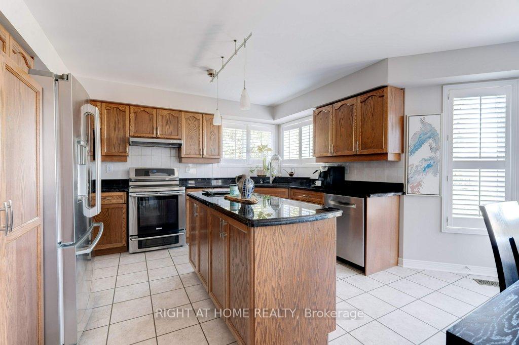 Photo 12 of 2109 Berwick Drive, Burlington, Rose — HOMEH