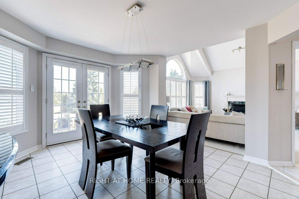 Photo 19 of 2109 Berwick Drive, Burlington, Rose — HOMEH